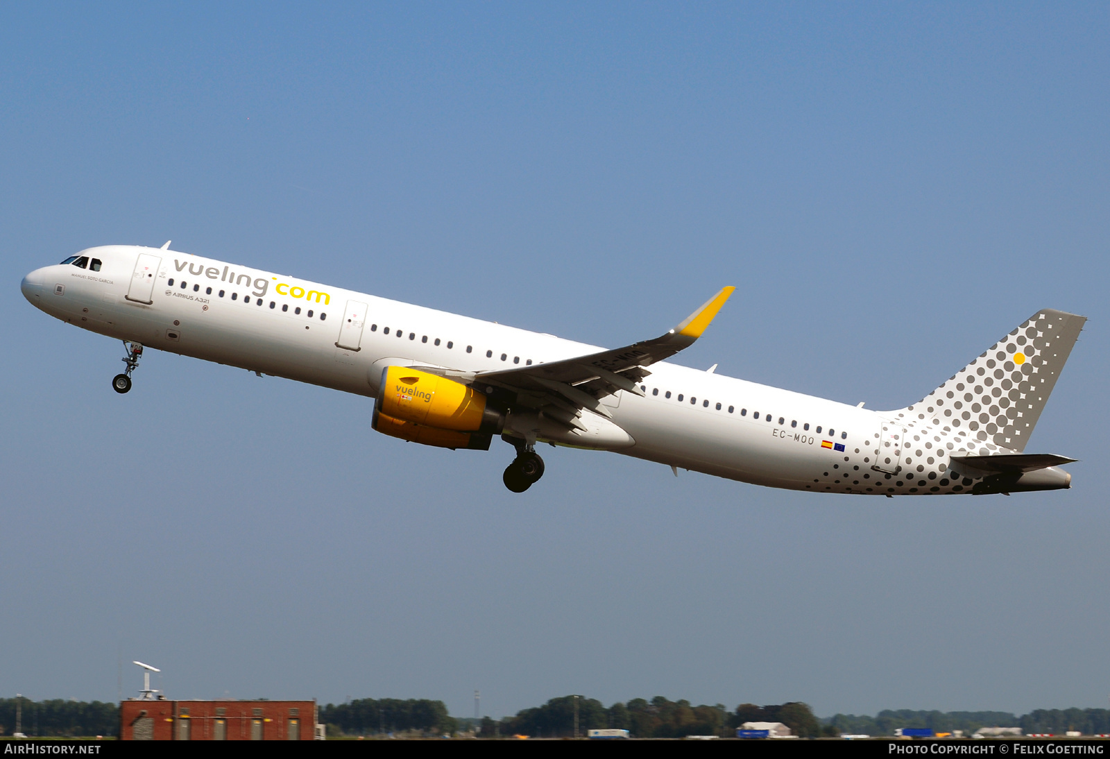 Aircraft Photo of EC-MOO | Airbus A321-231 | Vueling Airlines | AirHistory.net #388979