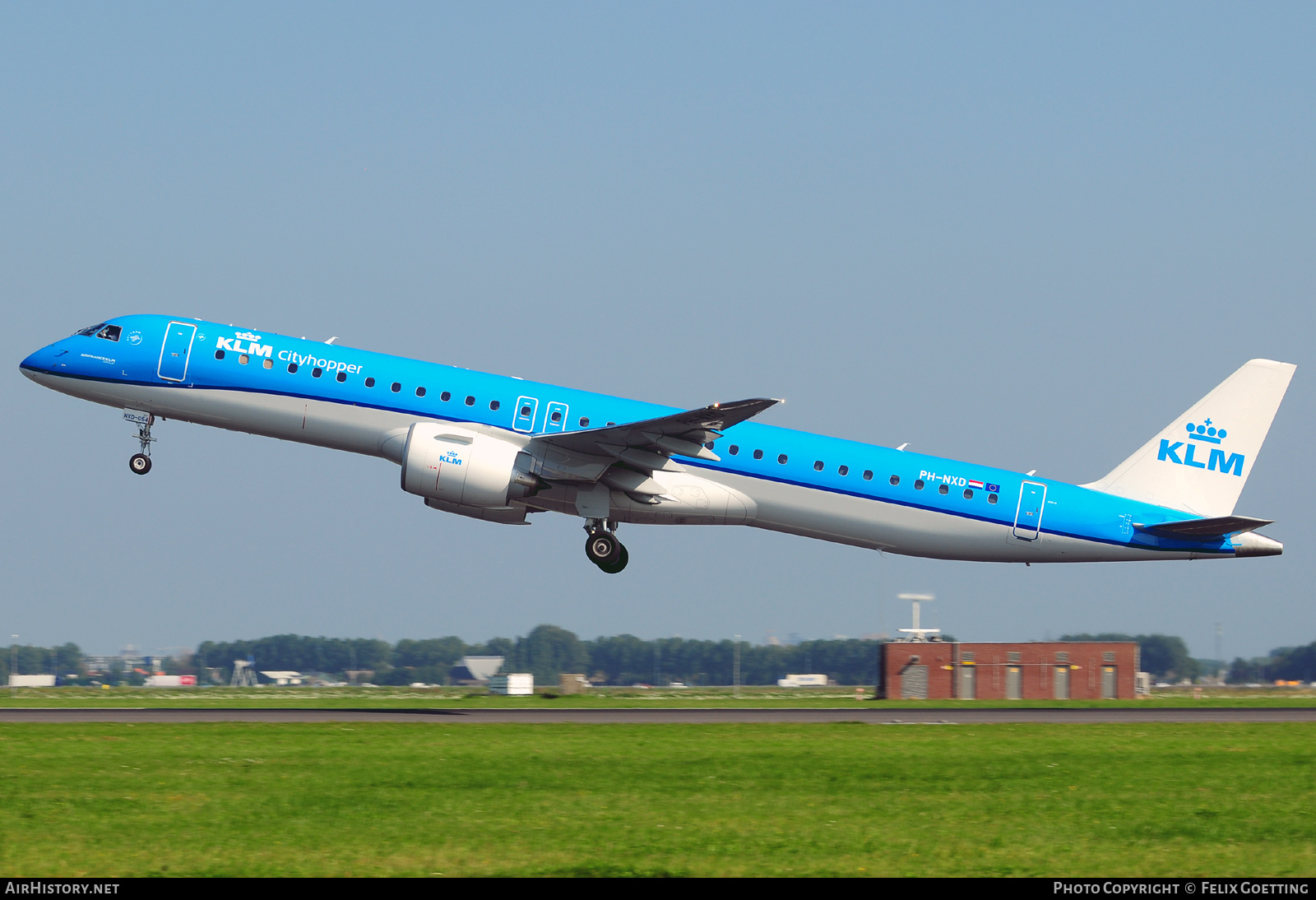 Aircraft Photo of PH-NXD | Embraer 195-E2 (ERJ-190-400) | KLM Cityhopper | AirHistory.net #388980