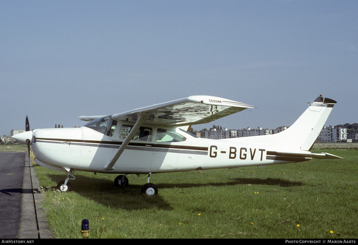 Aircraft Photo of G-BGVT | Cessna R182 Skylane RG II | AirHistory.net #389036