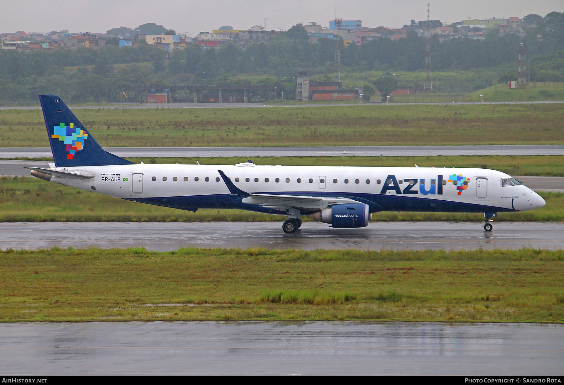 Aircraft Photo of PR-AUF | Embraer 195AR (ERJ-190-200IGW) | Azul Linhas Aéreas Brasileiras | AirHistory.net #389054
