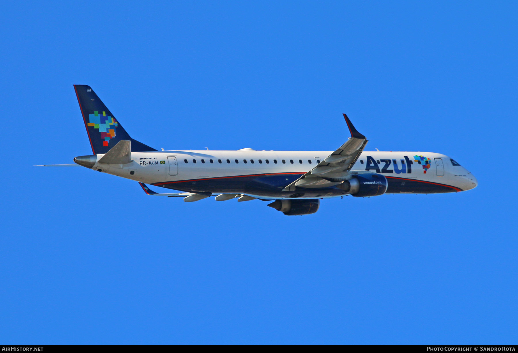 Aircraft Photo of PR-AUM | Embraer 195AR (ERJ-190-200IGW) | Azul Linhas Aéreas Brasileiras | AirHistory.net #389055