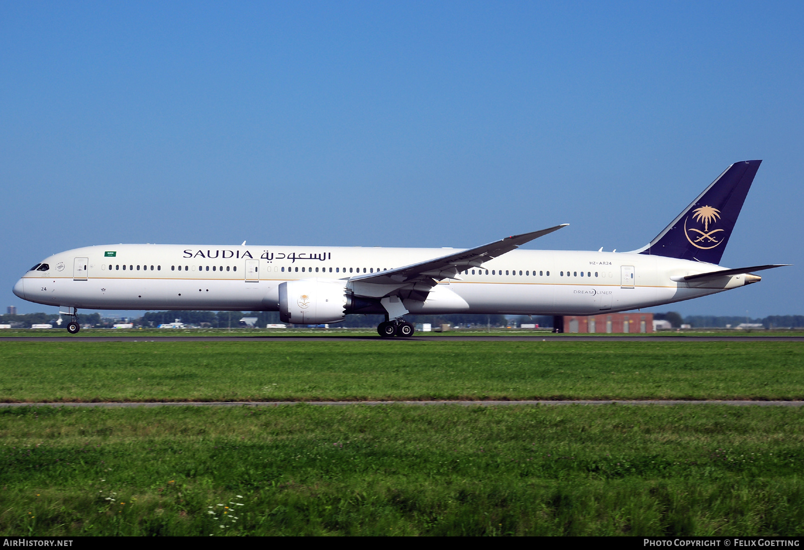 Aircraft Photo of HZ-AR24 | Boeing 787-10 Dreamliner | Saudia - Saudi Arabian Airlines | AirHistory.net #389070