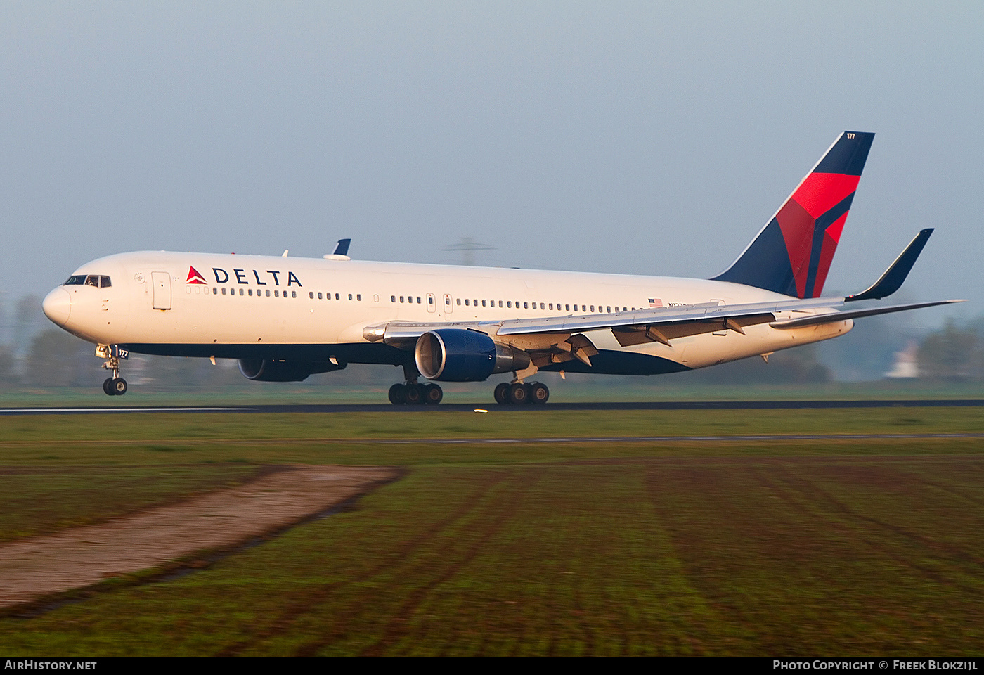 Aircraft Photo of N177DN | Boeing 767-332/ER | Delta Air Lines | AirHistory.net #389090