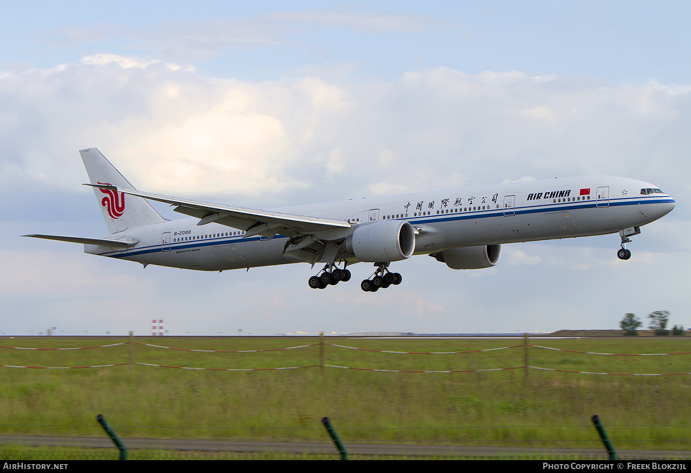 Aircraft Photo of B-2088 | Boeing 777-39L/ER | Air China | AirHistory.net #389096