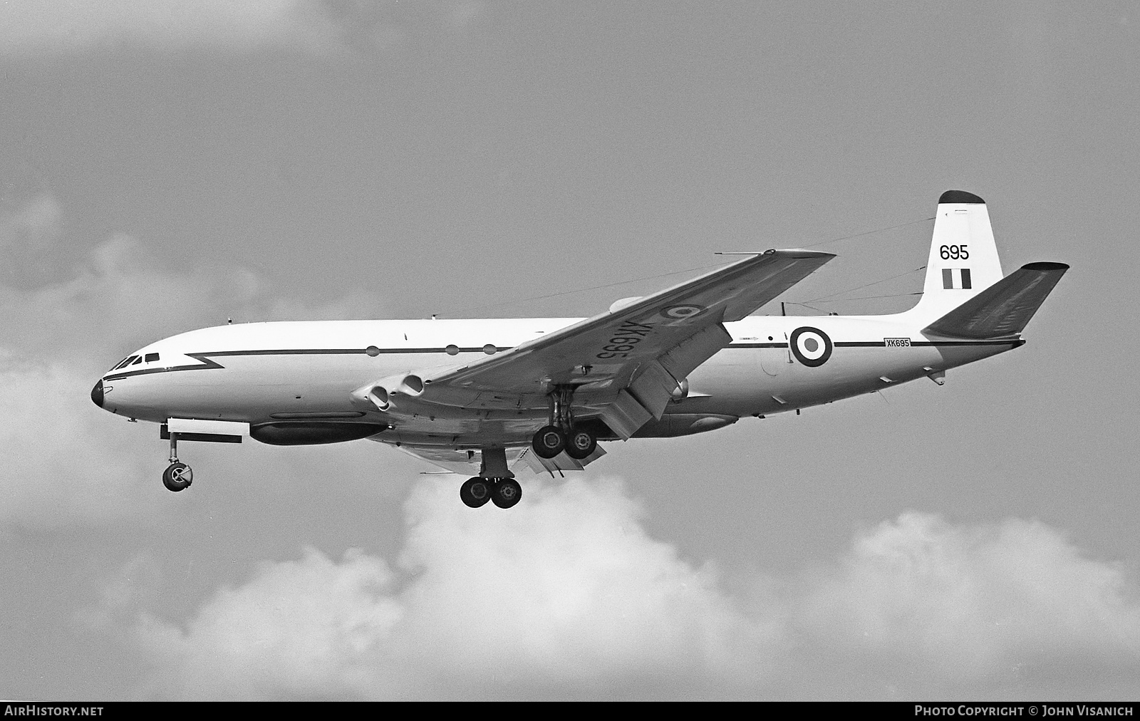 Aircraft Photo of XK695 | De Havilland D.H. 106 Comet R.2 | UK - Air Force | AirHistory.net #389185
