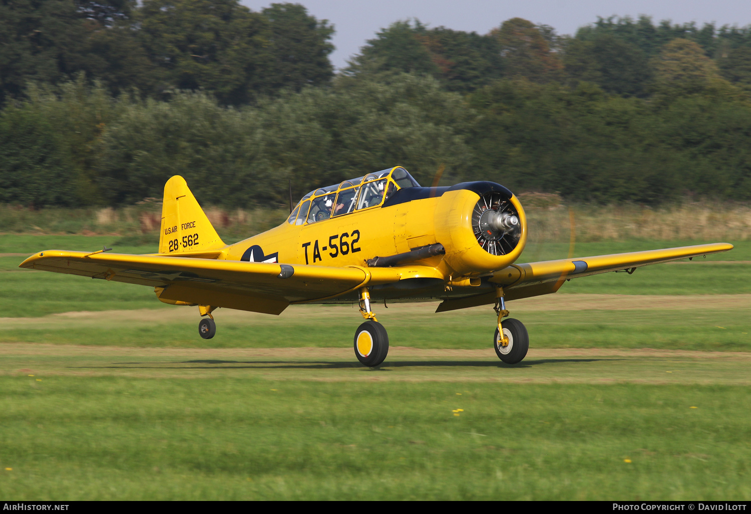 Aircraft Photo of G-BSBG / 28-562 | North American T-6J Harvard Mk IV | USA - Air Force | AirHistory.net #389244