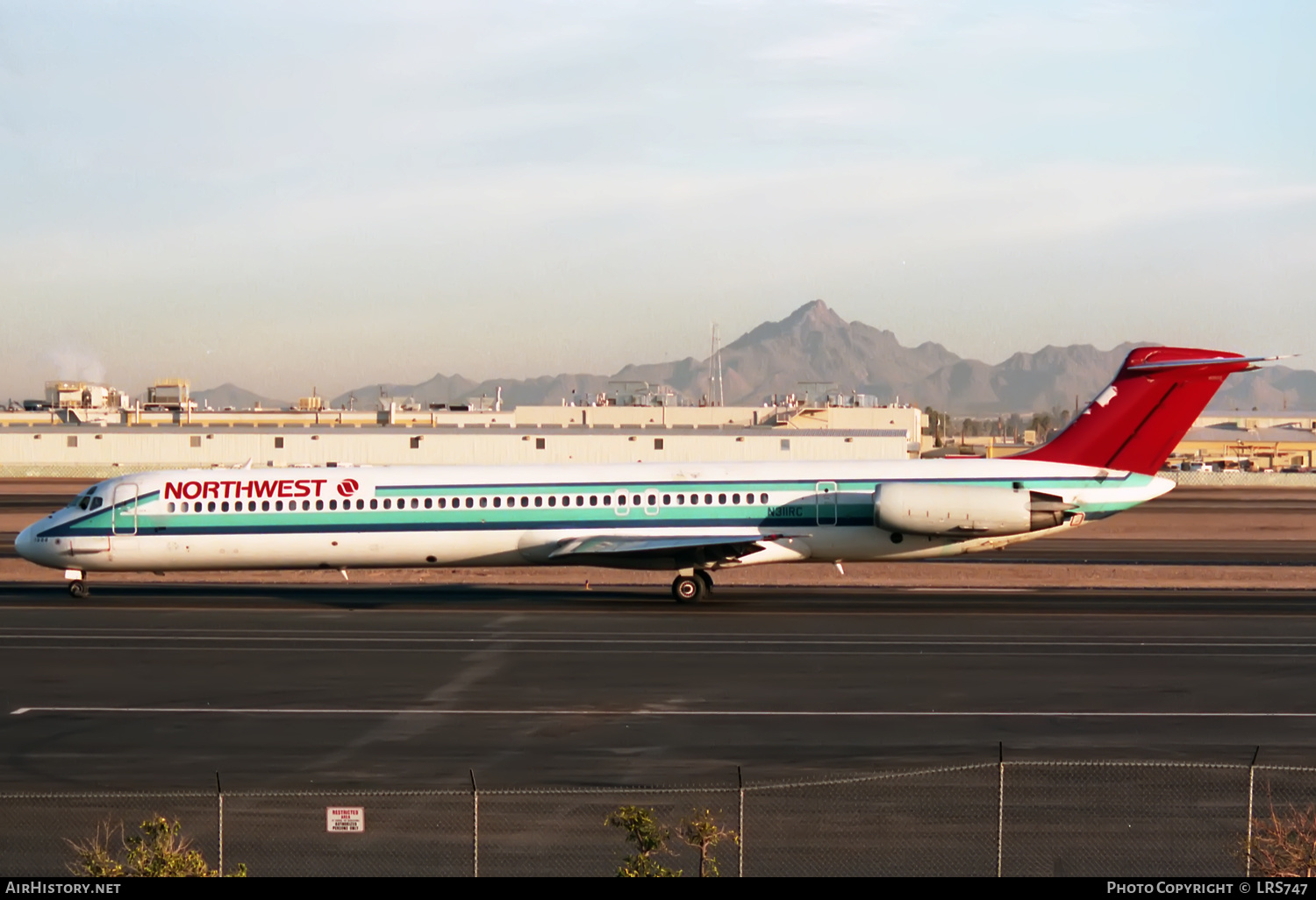 Aircraft Photo of N311RC | McDonnell Douglas MD-82 (DC-9-82) | Northwest Airlines | AirHistory.net #389254