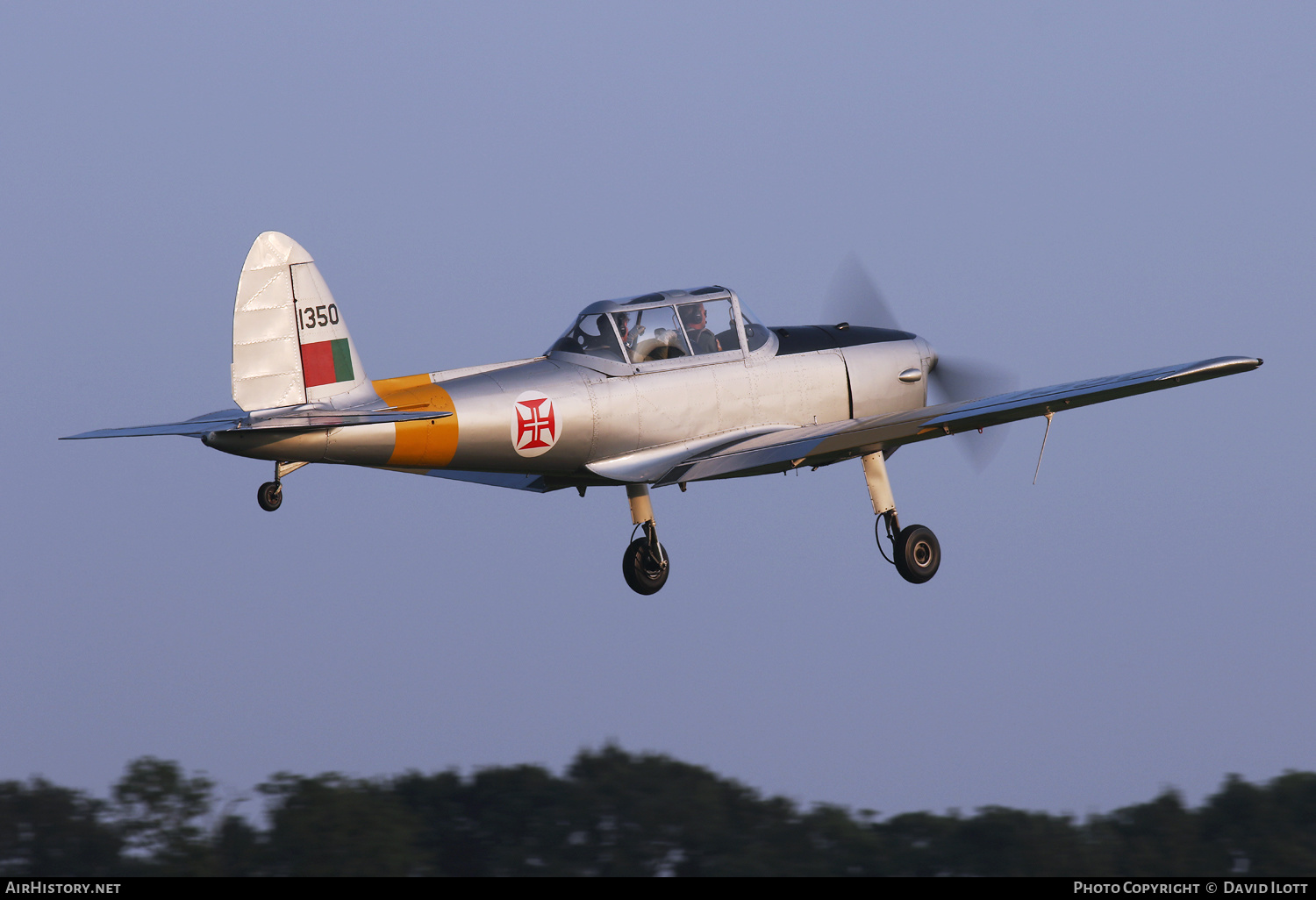 Aircraft Photo of G-CGAO / 1350 | De Havilland Canada DHC-1 Chipmunk T20 | Portugal - Air Force | AirHistory.net #389295