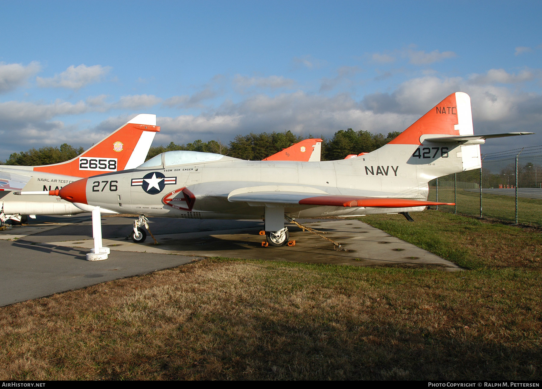 Aircraft Photo of 144275 / 4276 | Grumman F-9J (F9F-8) Cougar | USA - Navy | AirHistory.net #389296