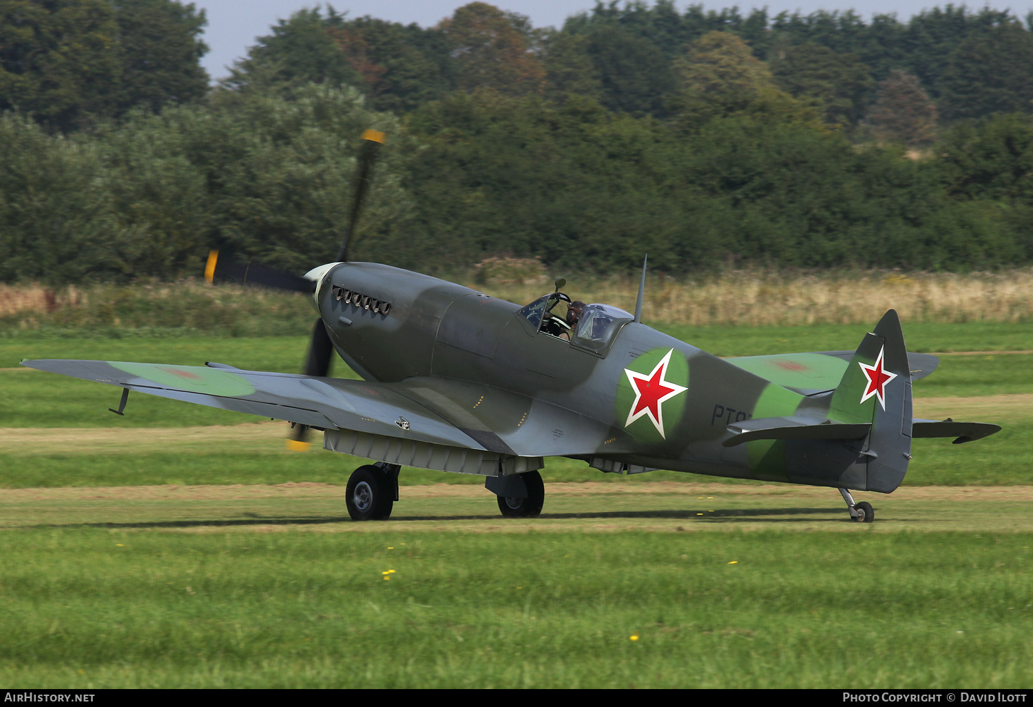 Aircraft Photo of G-PTIX / PT879 | Supermarine 361 Spitfire LF9 | Soviet Union - Air Force | AirHistory.net #389309