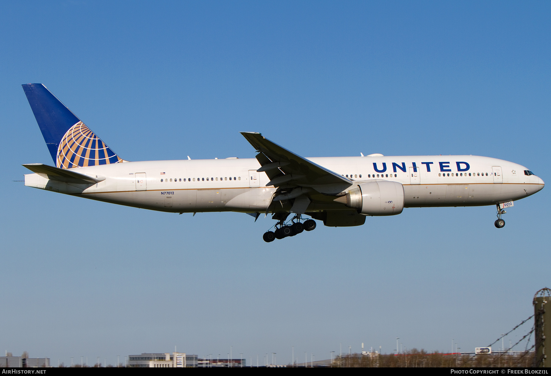 Aircraft Photo of N77012 | Boeing 777-224/ER | United Airlines | AirHistory.net #389385