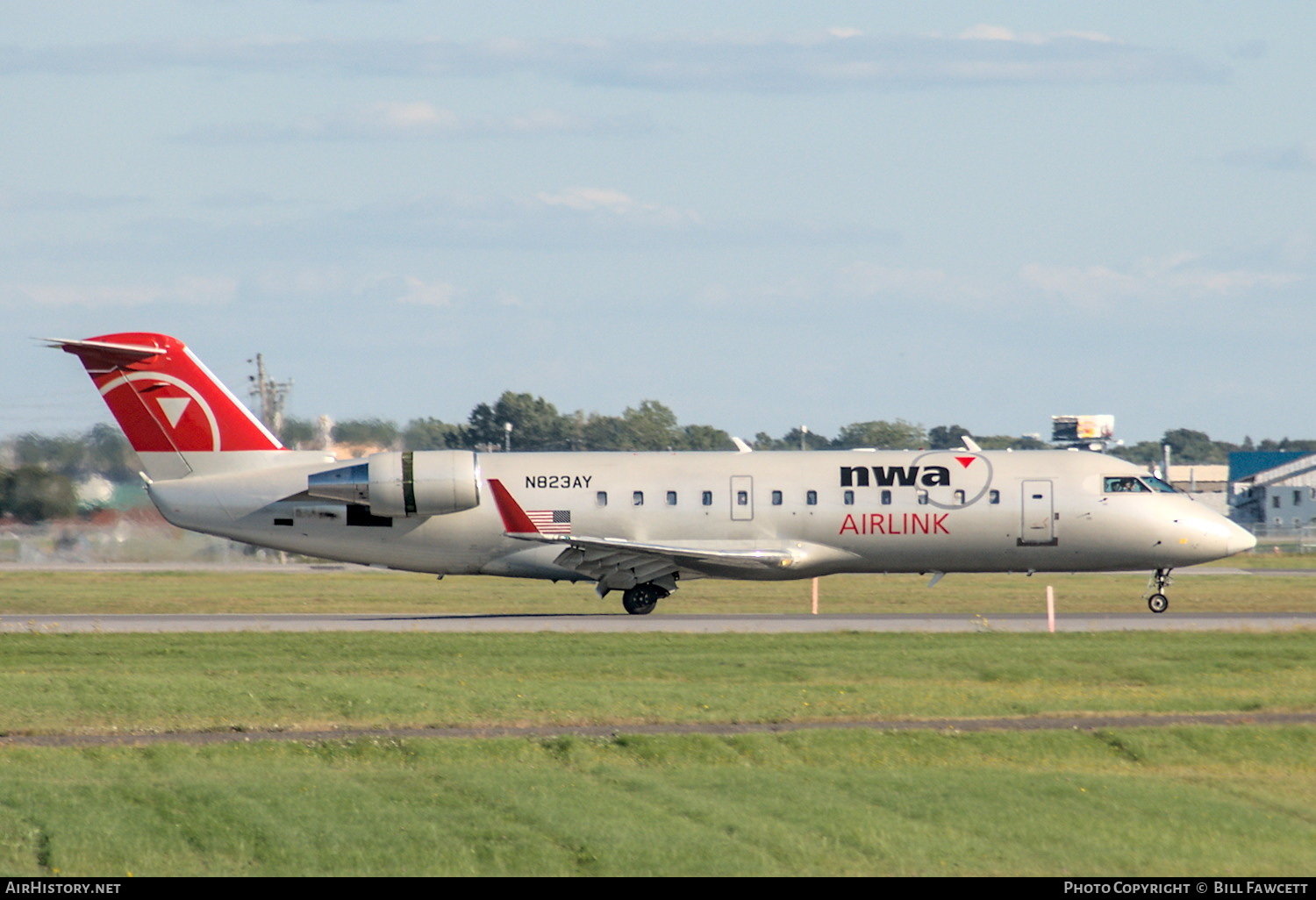 Aircraft Photo of N823AY | Bombardier CRJ-200LR (CL-600-2B19) | NWA Airlink | AirHistory.net #389429