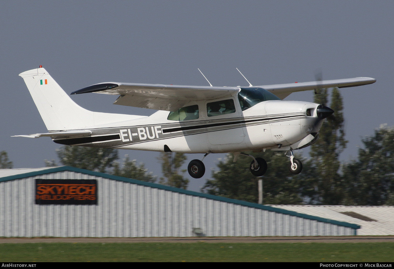 Aircraft Photo of EI-BUF | Cessna 210N Centurion II | AirHistory.net #389433