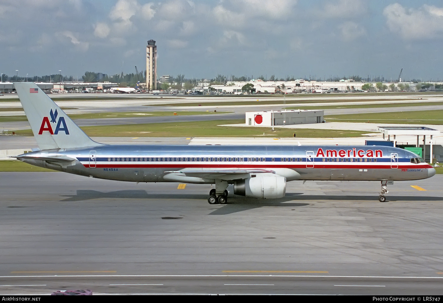 Aircraft Photo of N645AA | Boeing 757-223 | American Airlines | AirHistory.net #389461