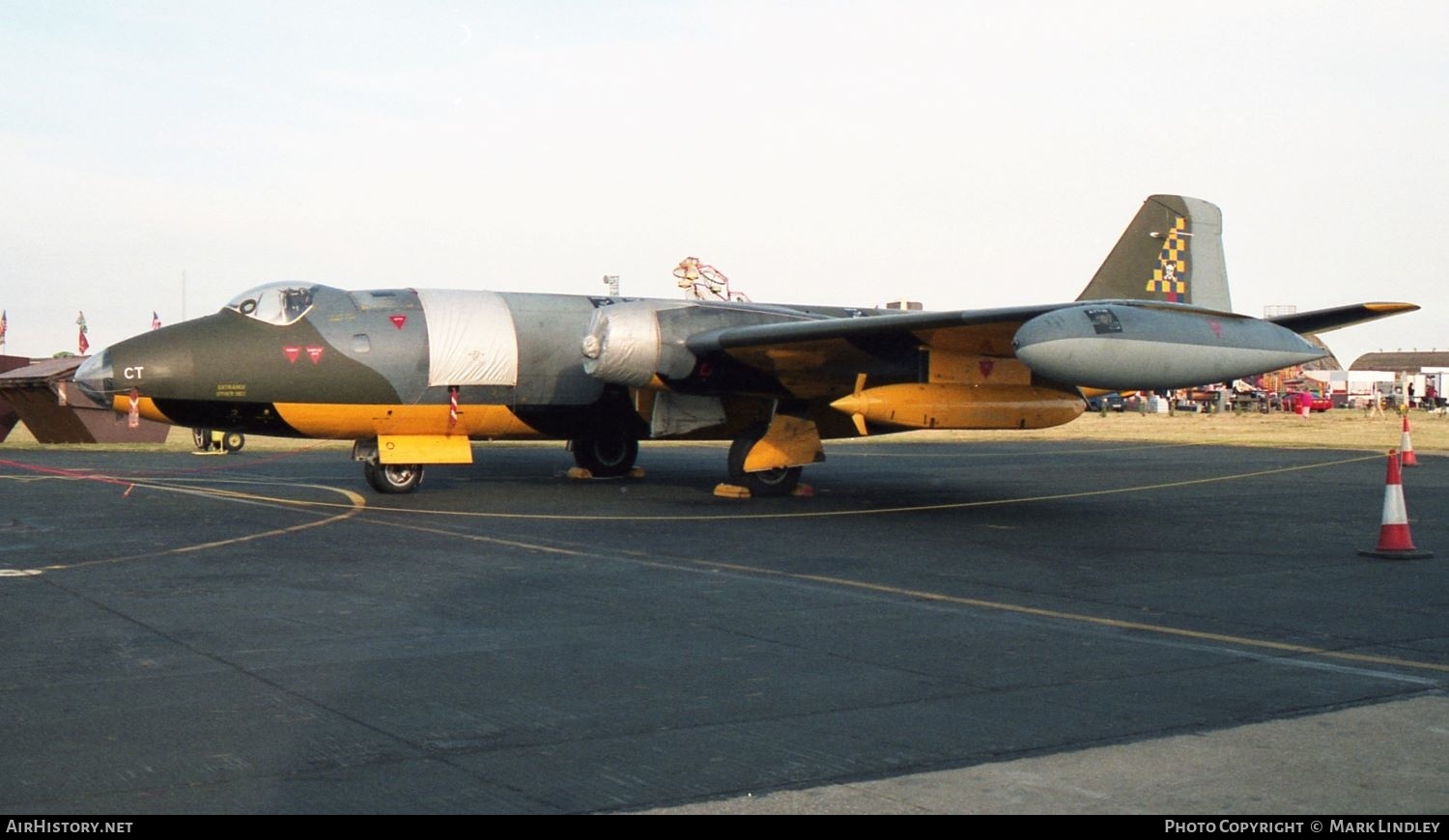 Aircraft Photo of WJ680 | English Electric Canberra TT18 | UK - Air Force | AirHistory.net #389527