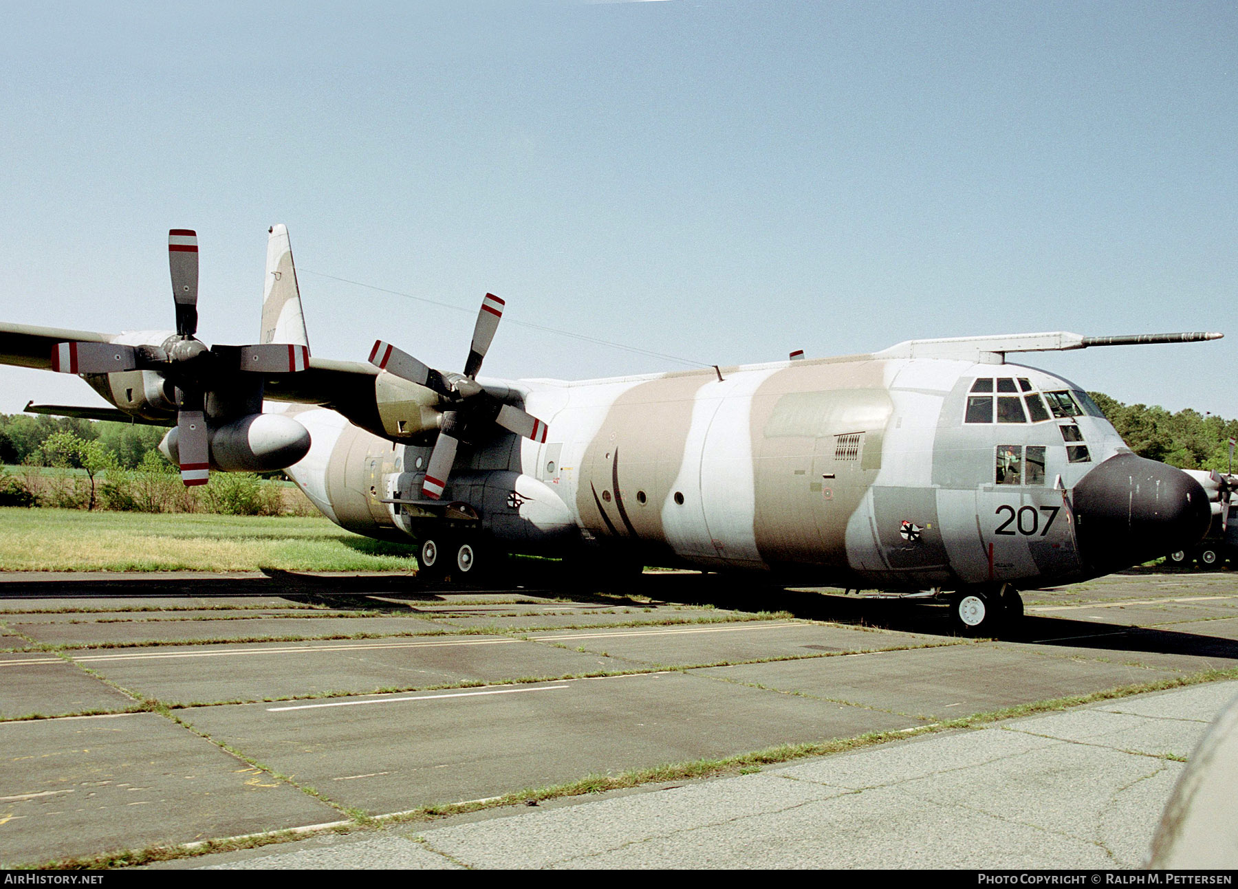 Aircraft Photo of XV207 | Lockheed C-130K Hercules C3P (L-382) | UK - Air Force | AirHistory.net #389792