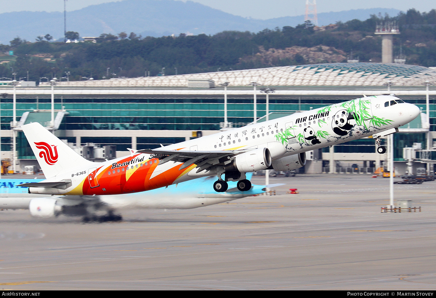 Aircraft Photo of B-6365 | Airbus A321-213 | Air China | AirHistory.net #389806