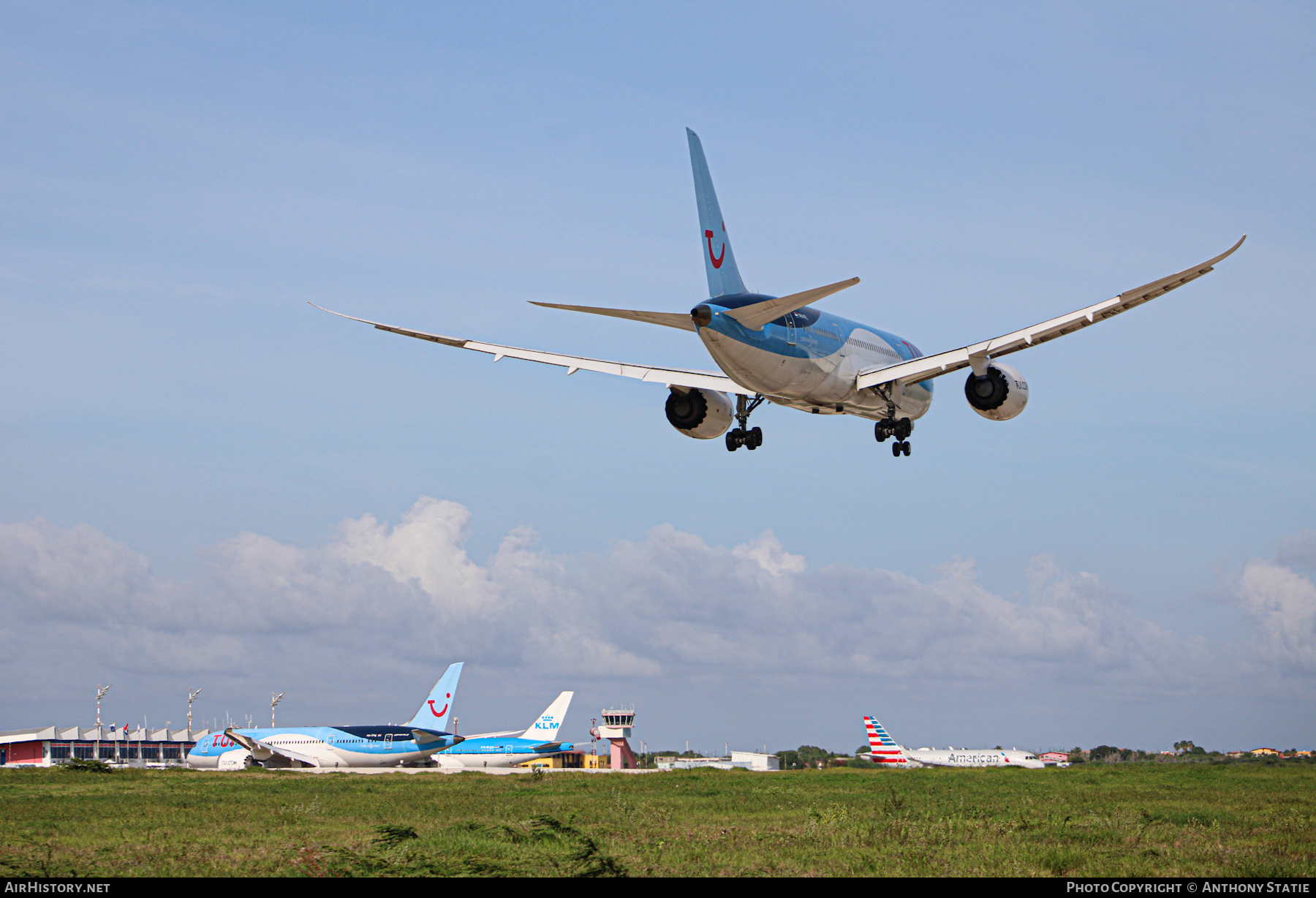 Aircraft Photo of PH-TFL | Boeing 787-8 Dreamliner | TUI | AirHistory.net #390029