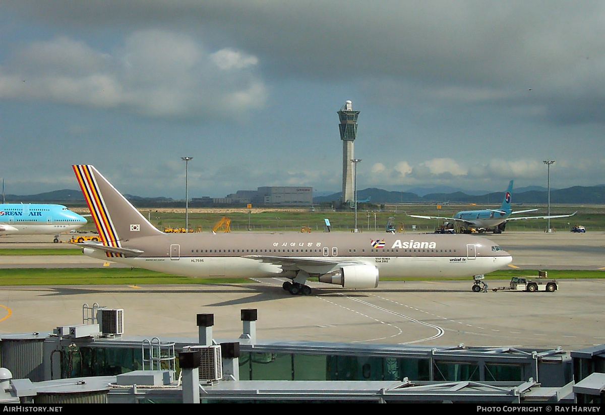 Aircraft Photo of HL7595 | Boeing 767-38E/ER | Asiana Airlines | AirHistory.net #390063