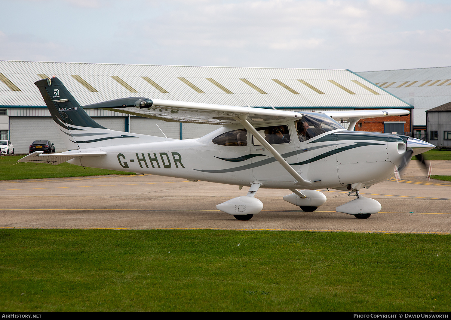 Aircraft Photo of G-HHDR | Cessna 182T Skylane | AirHistory.net #390073
