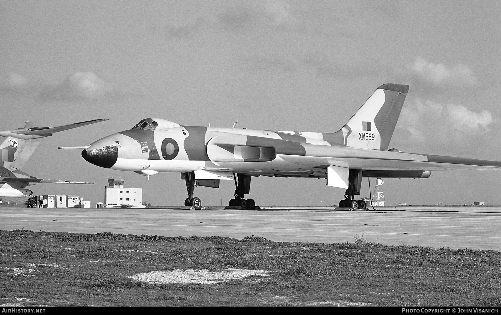 Aircraft Photo of XM569 | Avro 698 Vulcan B.2 | UK - Air Force | AirHistory.net #390080