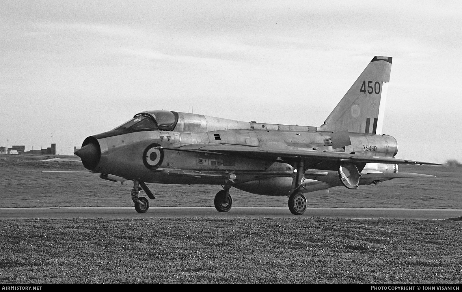 Aircraft Photo of XS450 | English Electric Lightning T5 | UK - Air Force | AirHistory.net #390083