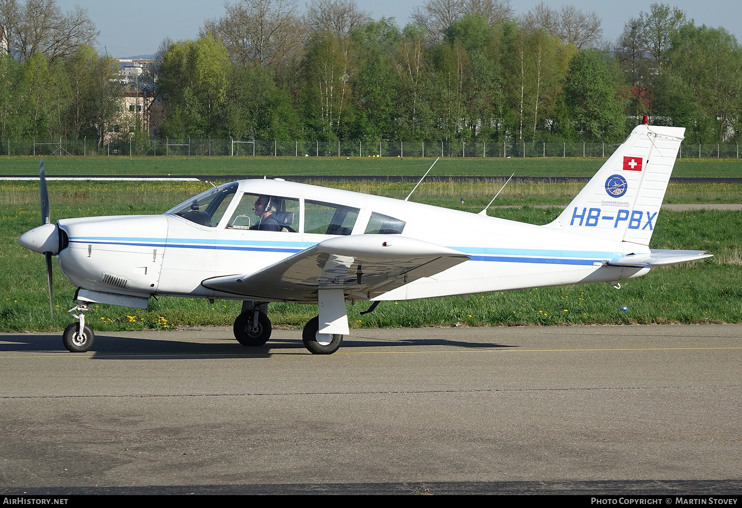 Aircraft Photo of HB-PBX | Piper PA-28R-200 Cherokee Arrow B | FGZO - Flugsportgruppe Zürcher Oberland | AirHistory.net #390222