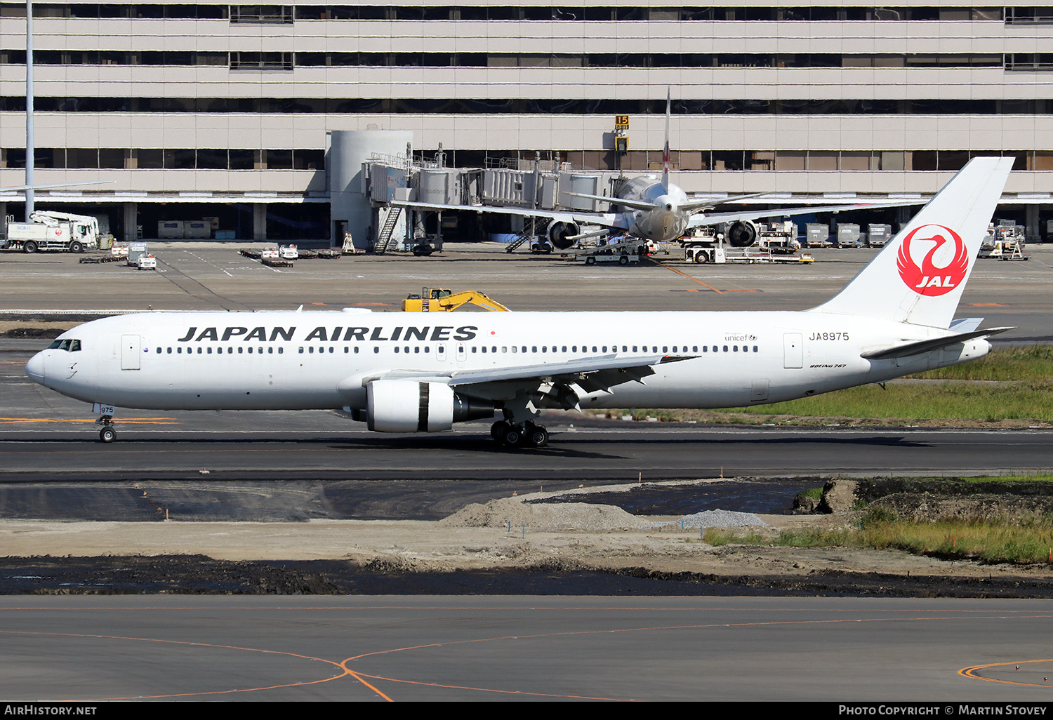 Aircraft Photo of JA8975 | Boeing 767-346 | Japan Airlines - JAL | AirHistory.net #390258