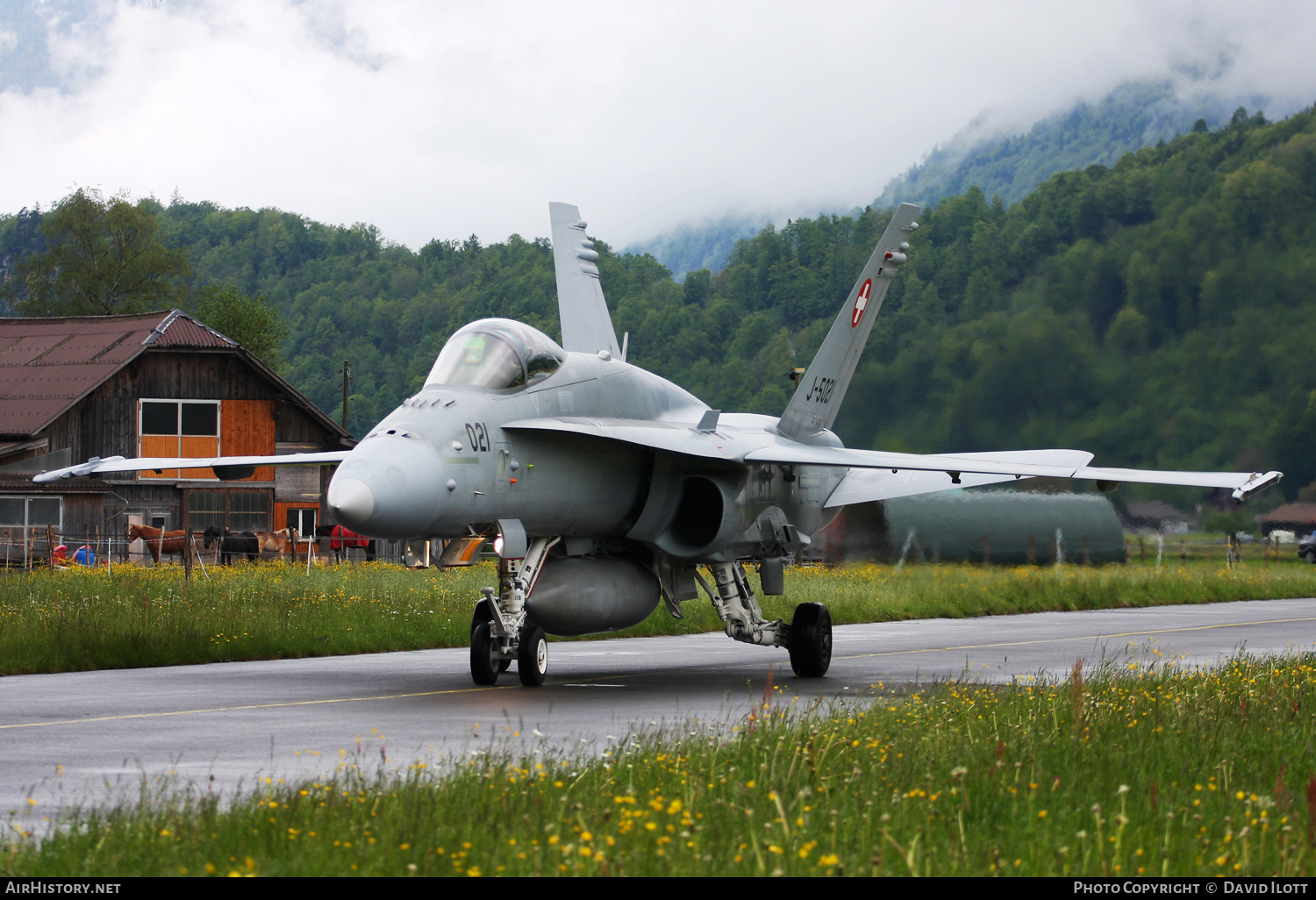 Aircraft Photo of J-5021 | McDonnell Douglas F/A-18C Hornet | Switzerland - Air Force | AirHistory.net #390379