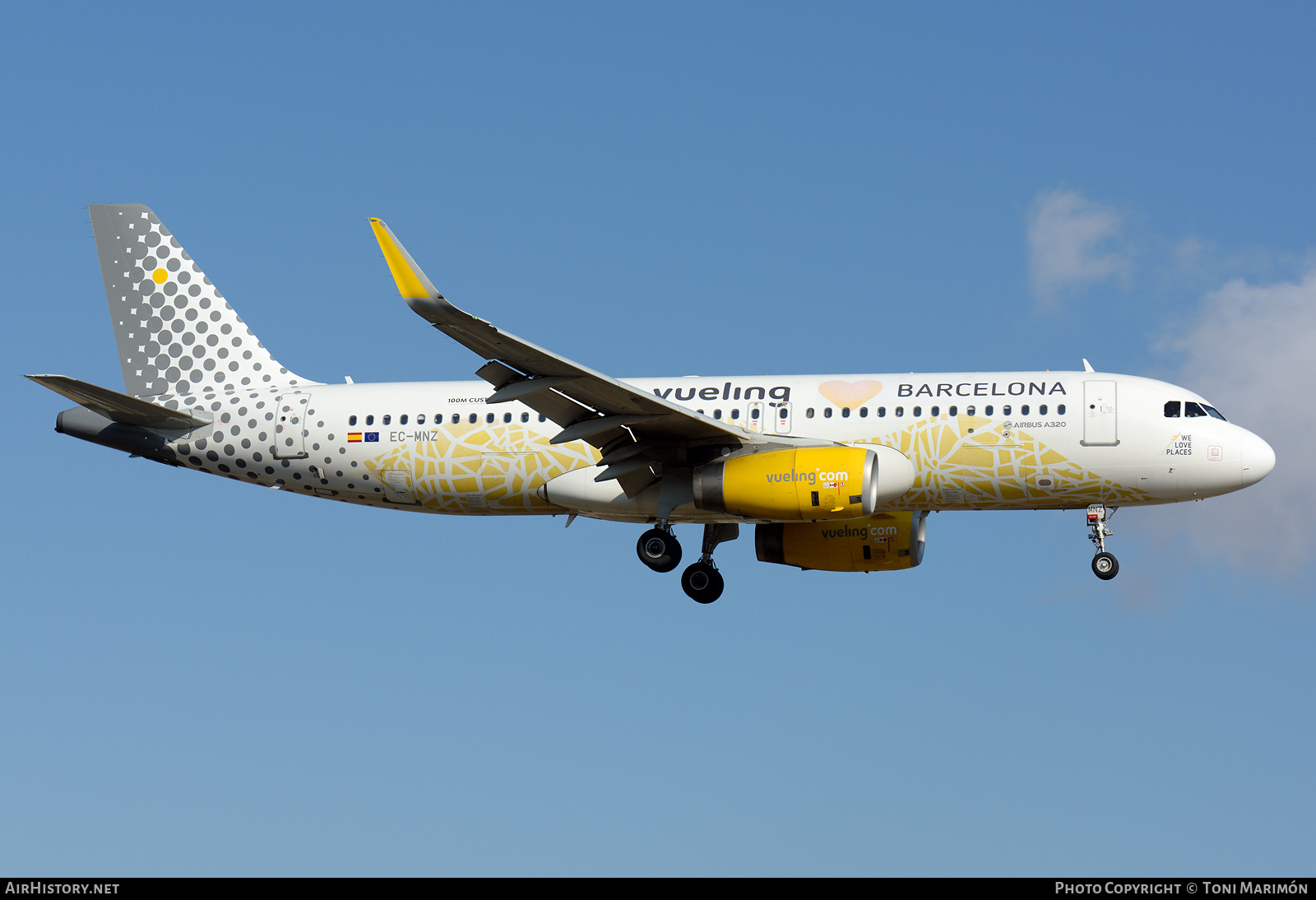 Aircraft Photo of EC-MNZ | Airbus A320-232 | Vueling Airlines | AirHistory.net #390386