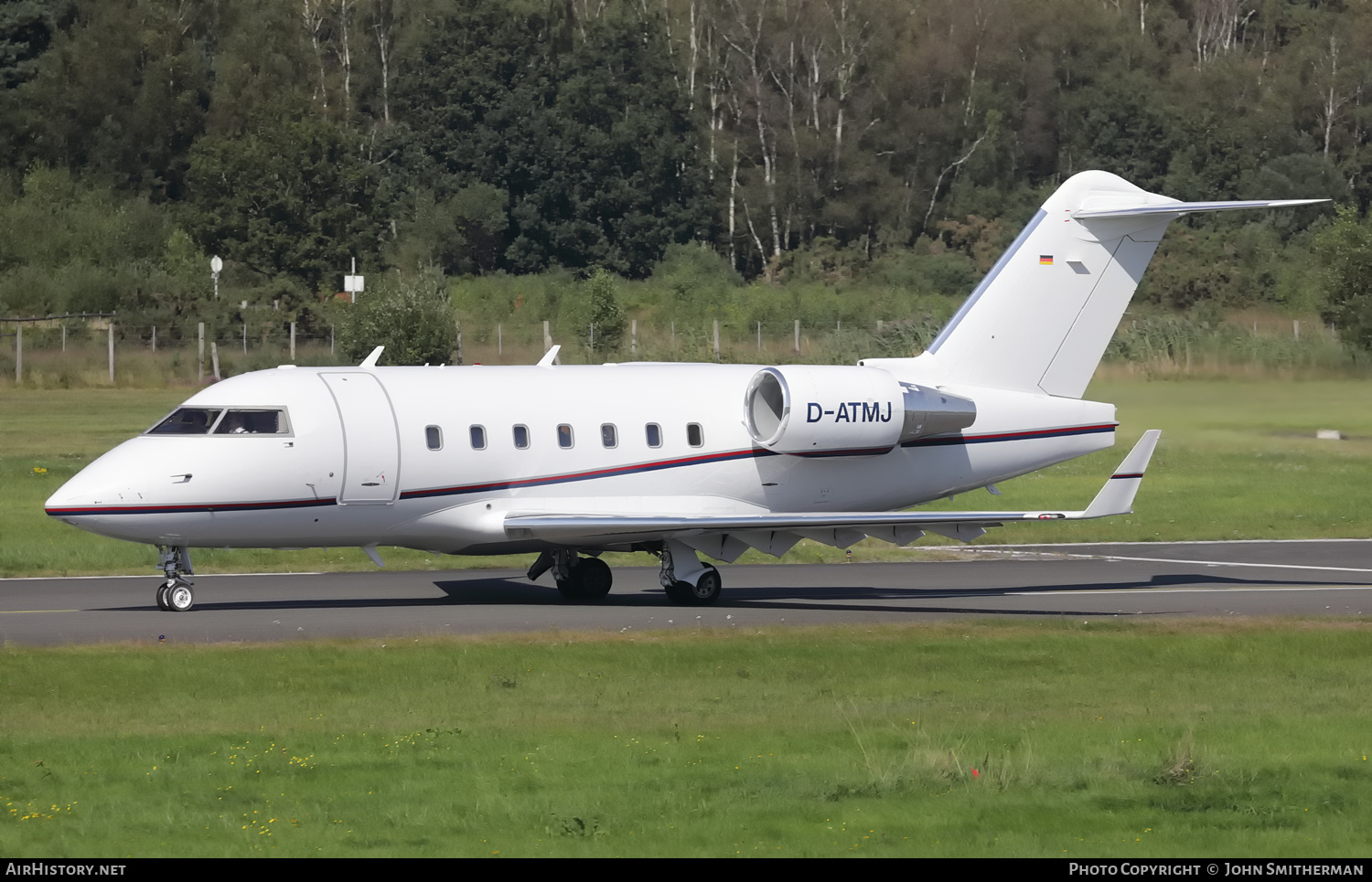 Aircraft Photo of D-ATMJ | Bombardier Challenger 604 (CL-600-2B16) | AirHistory.net #390387