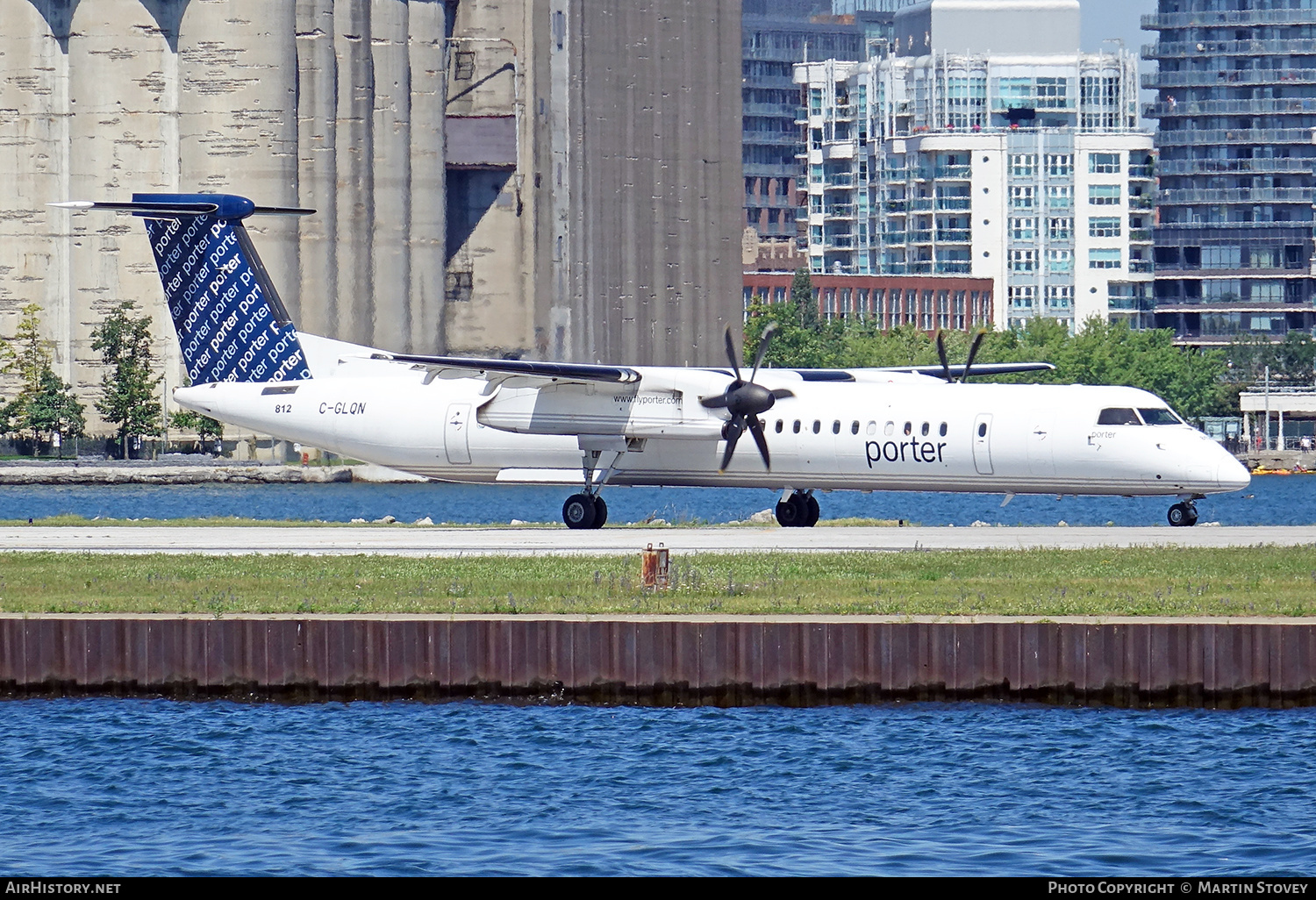 Aircraft Photo of C-GLQN | Bombardier DHC-8-402 Dash 8 | Porter Airlines | AirHistory.net #390902