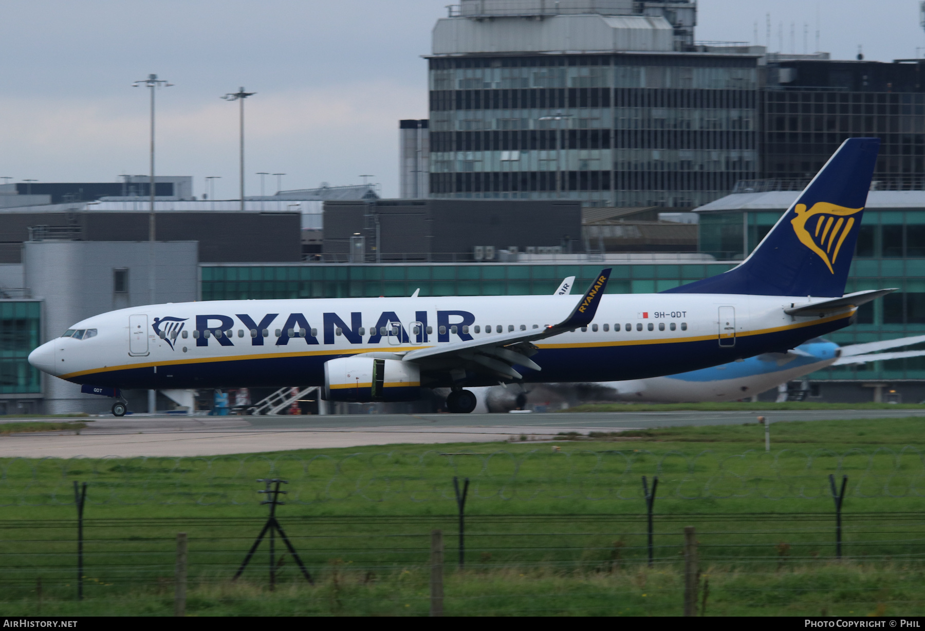 Aircraft Photo of 9H-QDT | Boeing 737-800 | Ryanair | AirHistory.net #390989