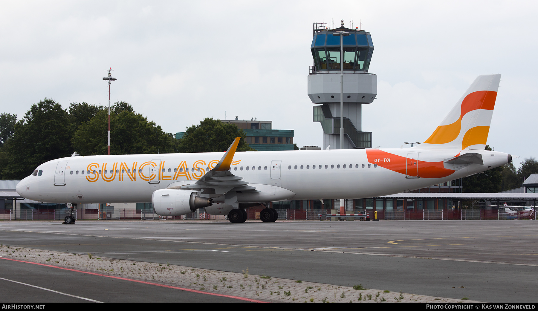 Aircraft Photo of OY-TCI | Airbus A321-211 | Sunclass Airlines | AirHistory.net #391122