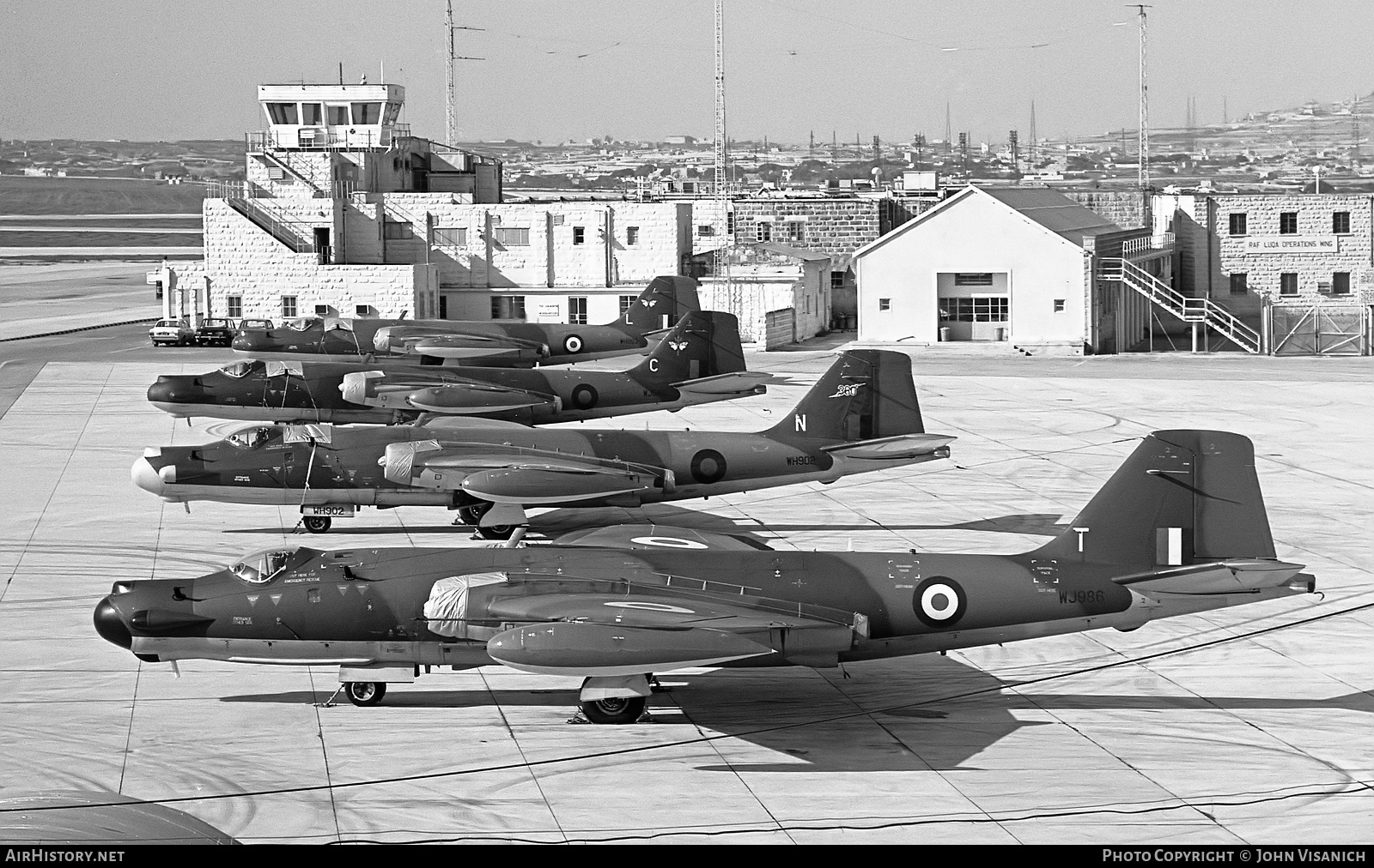 Aircraft Photo of WJ986 | English Electric Canberra T17 | UK - Air Force | AirHistory.net #391276