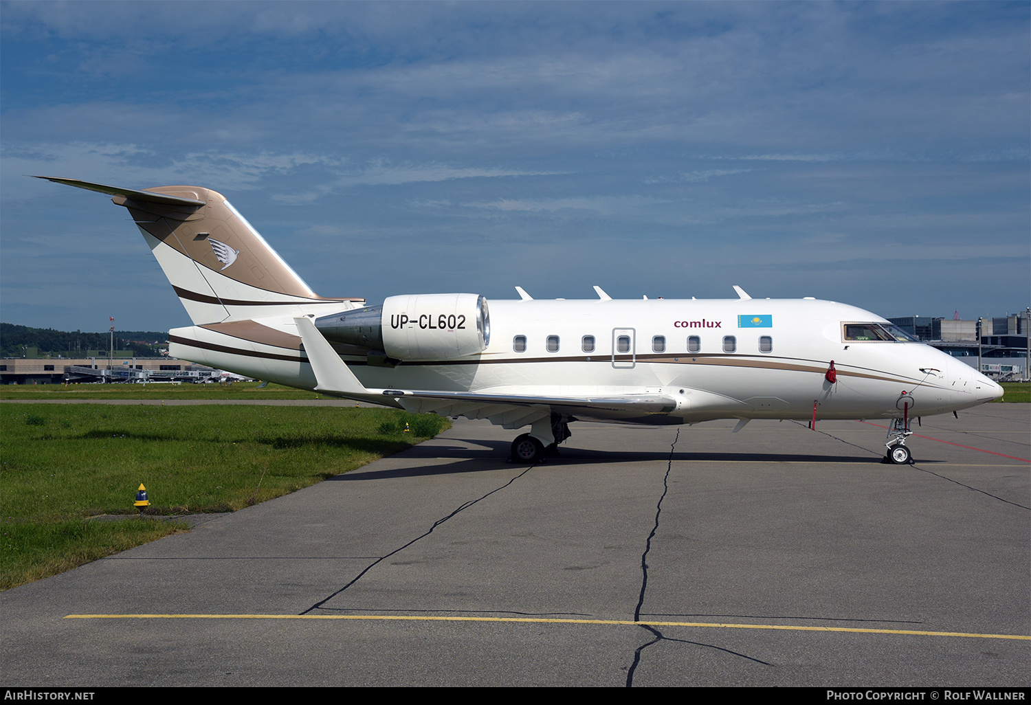 Aircraft Photo of UP-CL602 | Bombardier Challenger 604 (CL-600-2B16) | Comlux Aviation | AirHistory.net #391436