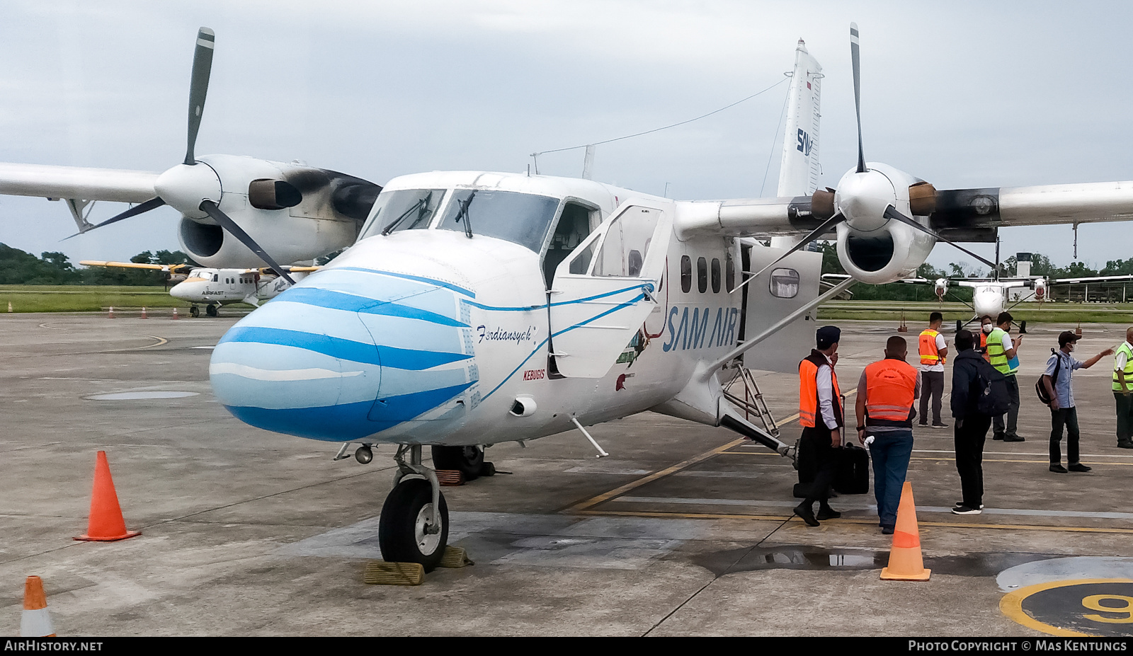 Aircraft Photo of PK-SMH | De Havilland Canada DHC-6-300 Twin Otter | SAM Air - Semuwa Aviasi Mandiri | AirHistory.net #391695