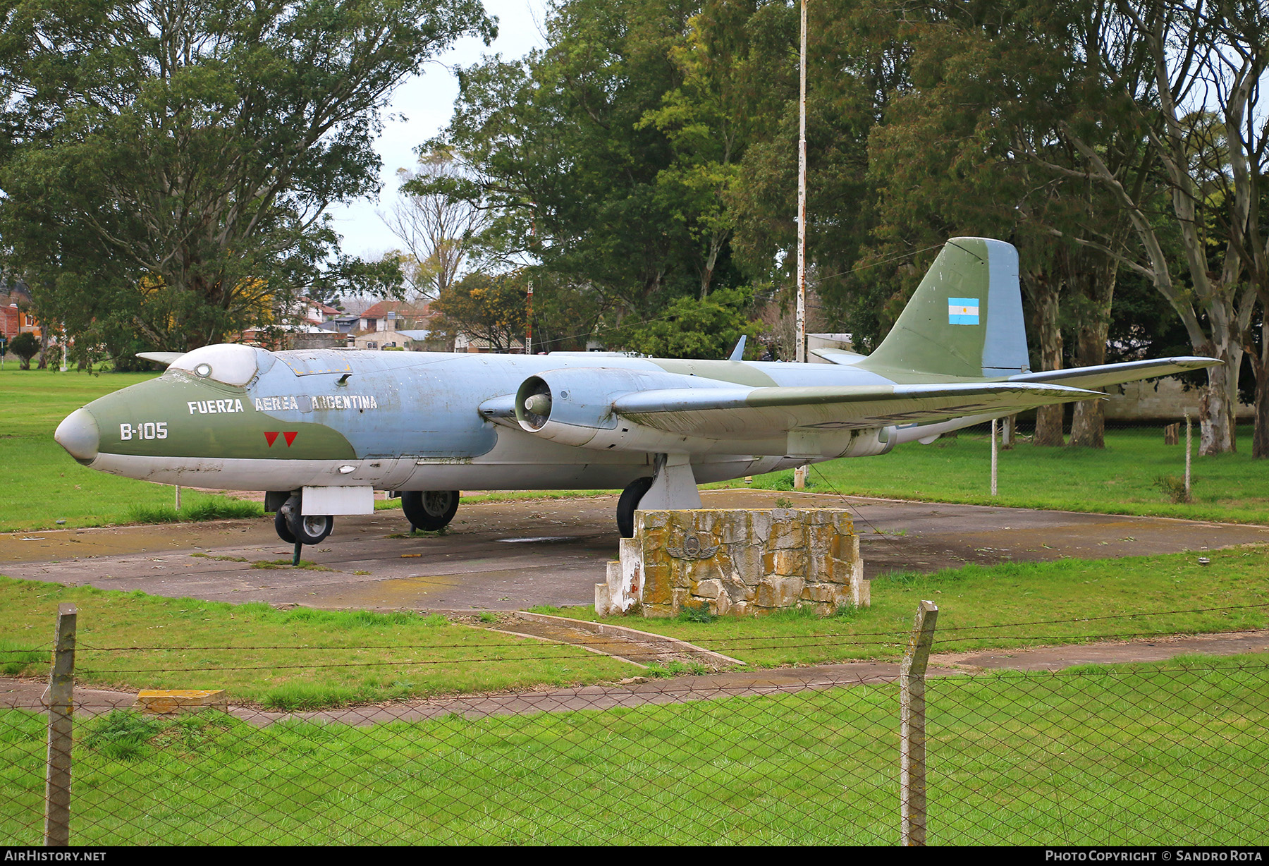 Aircraft Photo of B-105 | English Electric Canberra B62 | Argentina - Air Force | AirHistory.net #391714