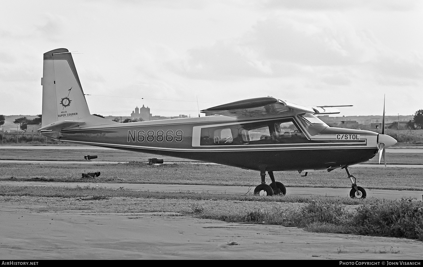 Aircraft Photo of N68869 | Helio H-395 Super Courier | AirHistory.net #391858