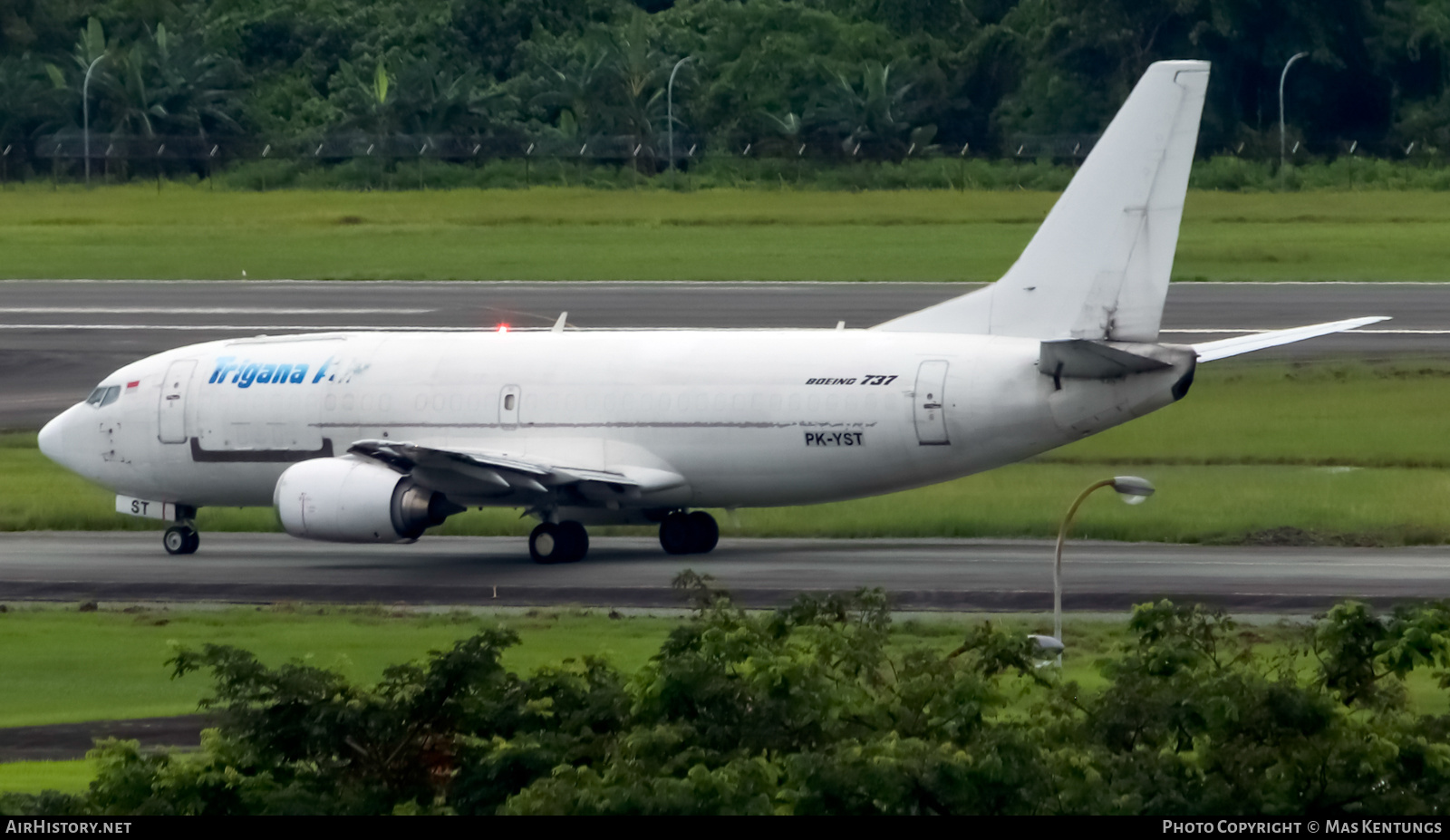 Aircraft Photo of PK-YST | Boeing 737-301(SF) | Trigana Air | AirHistory.net #392010