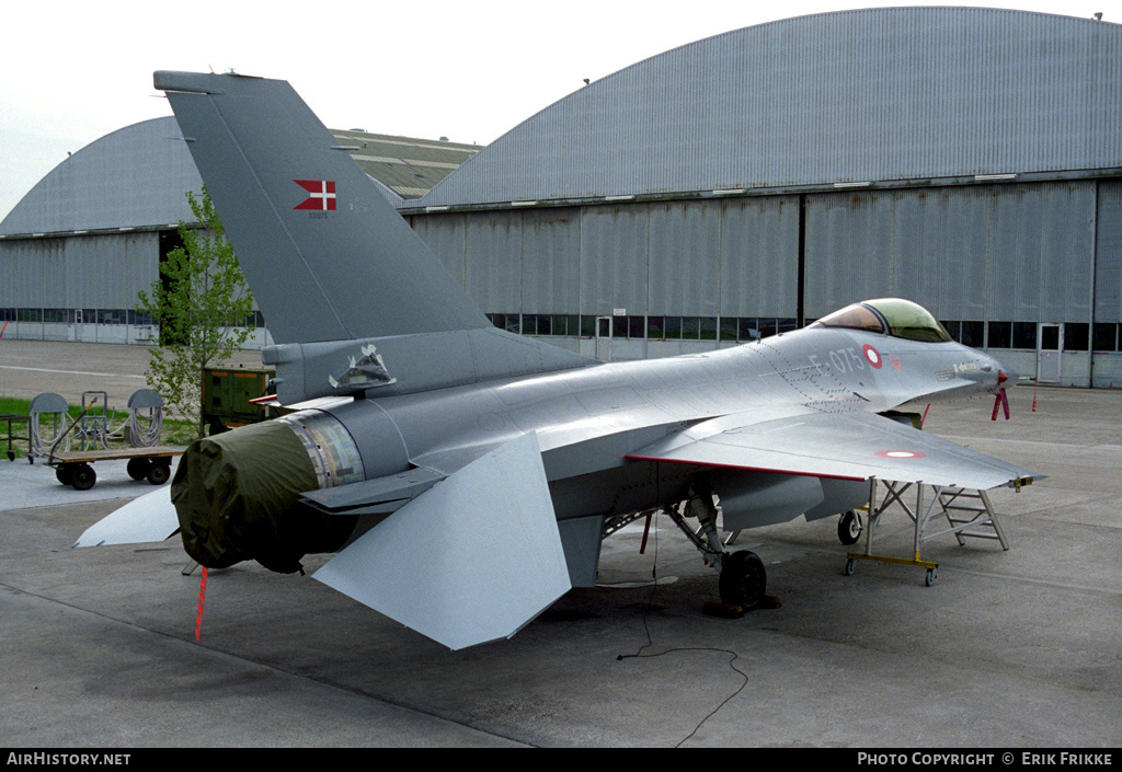Aircraft Photo of E-075 | General Dynamics F-16A Fighting Falcon | Denmark - Air Force | AirHistory.net #392033