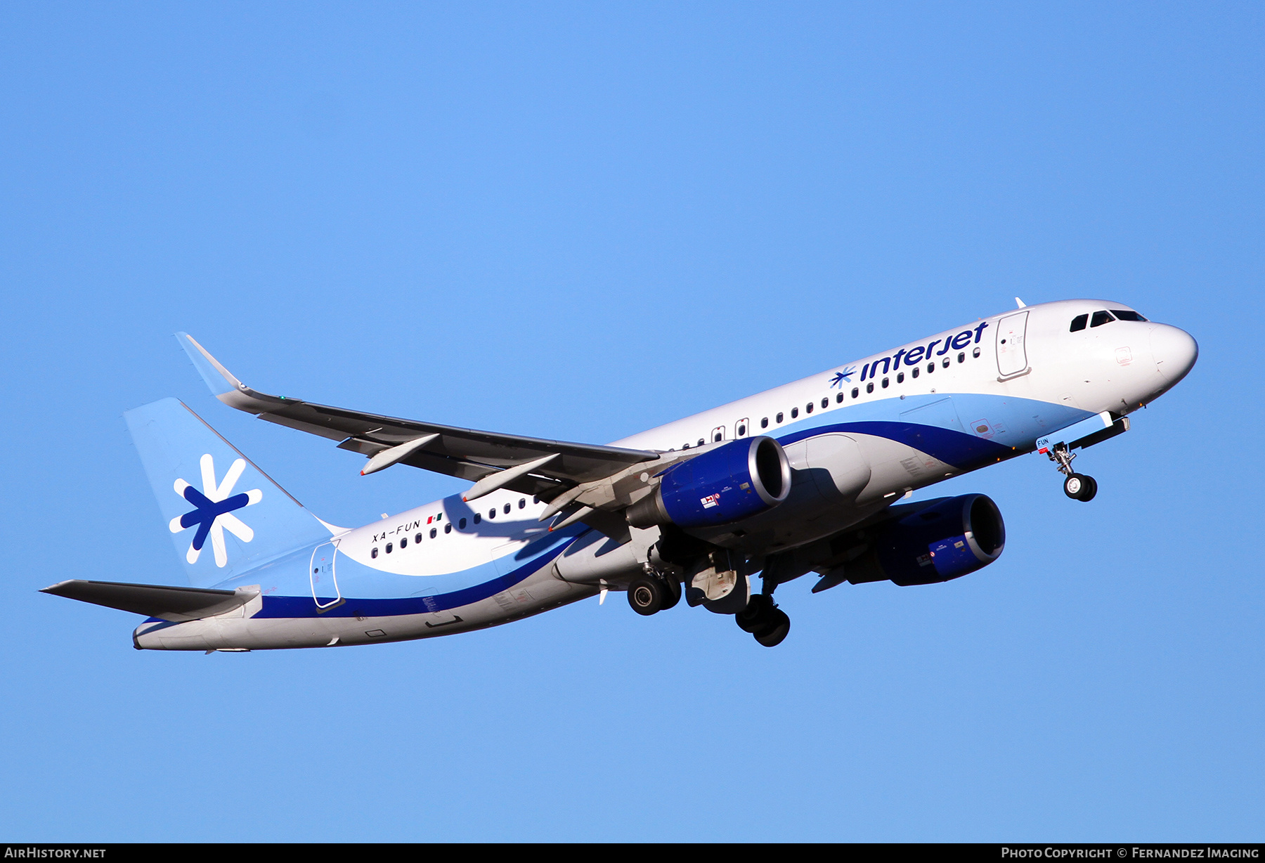 Aircraft Photo of XA-FUN | Airbus A320-214 | Interjet | AirHistory.net #392153
