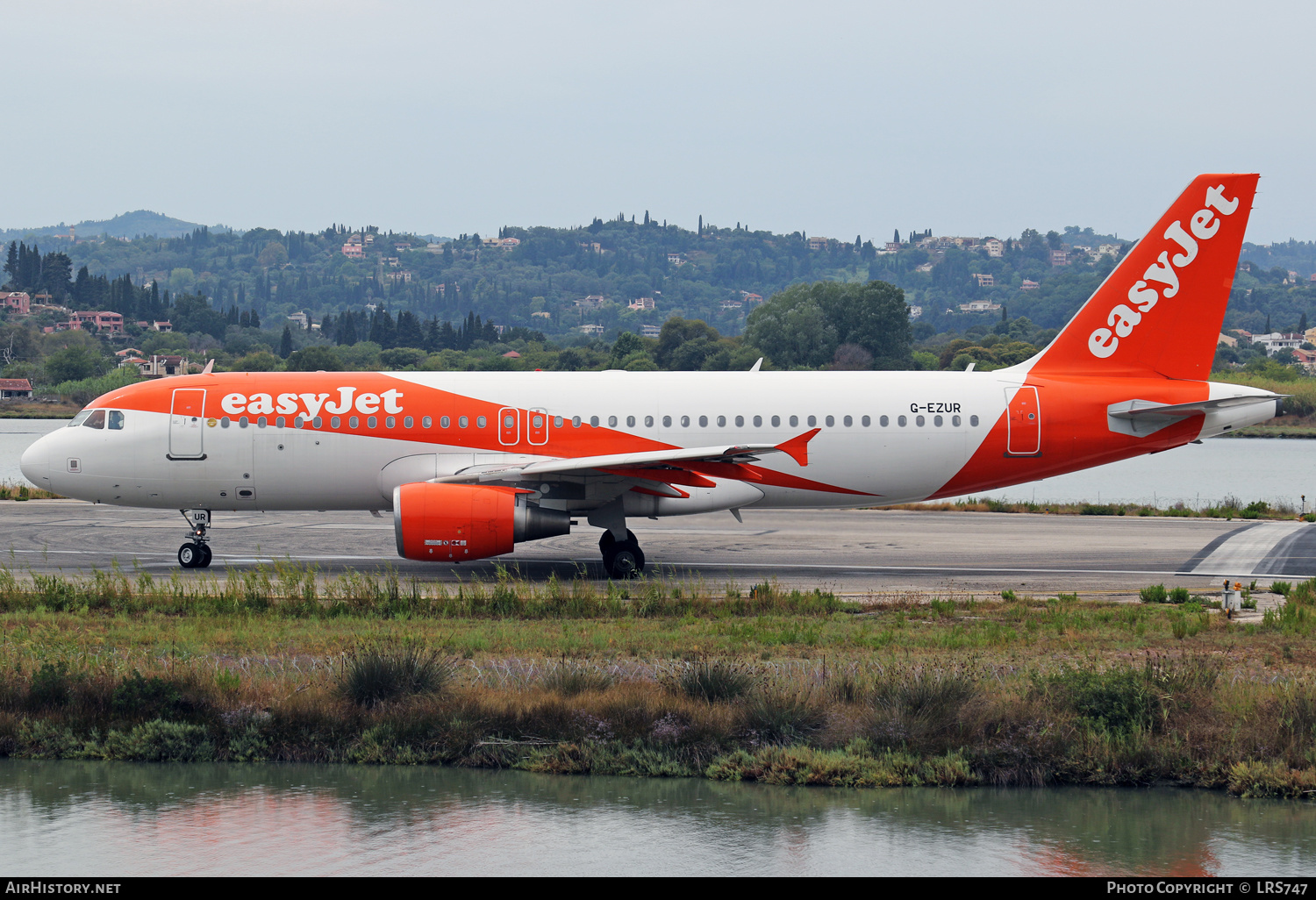 Aircraft Photo of G-EZUR | Airbus A320-214 | EasyJet | AirHistory.net #392210