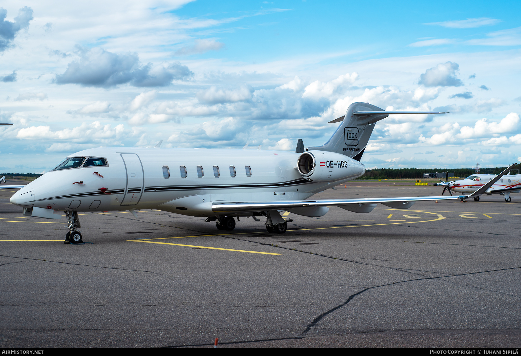 Aircraft Photo of OE-HGG | Bombardier Challenger 350 (BD-100-1A10) | Glock Aviation | AirHistory.net #392223