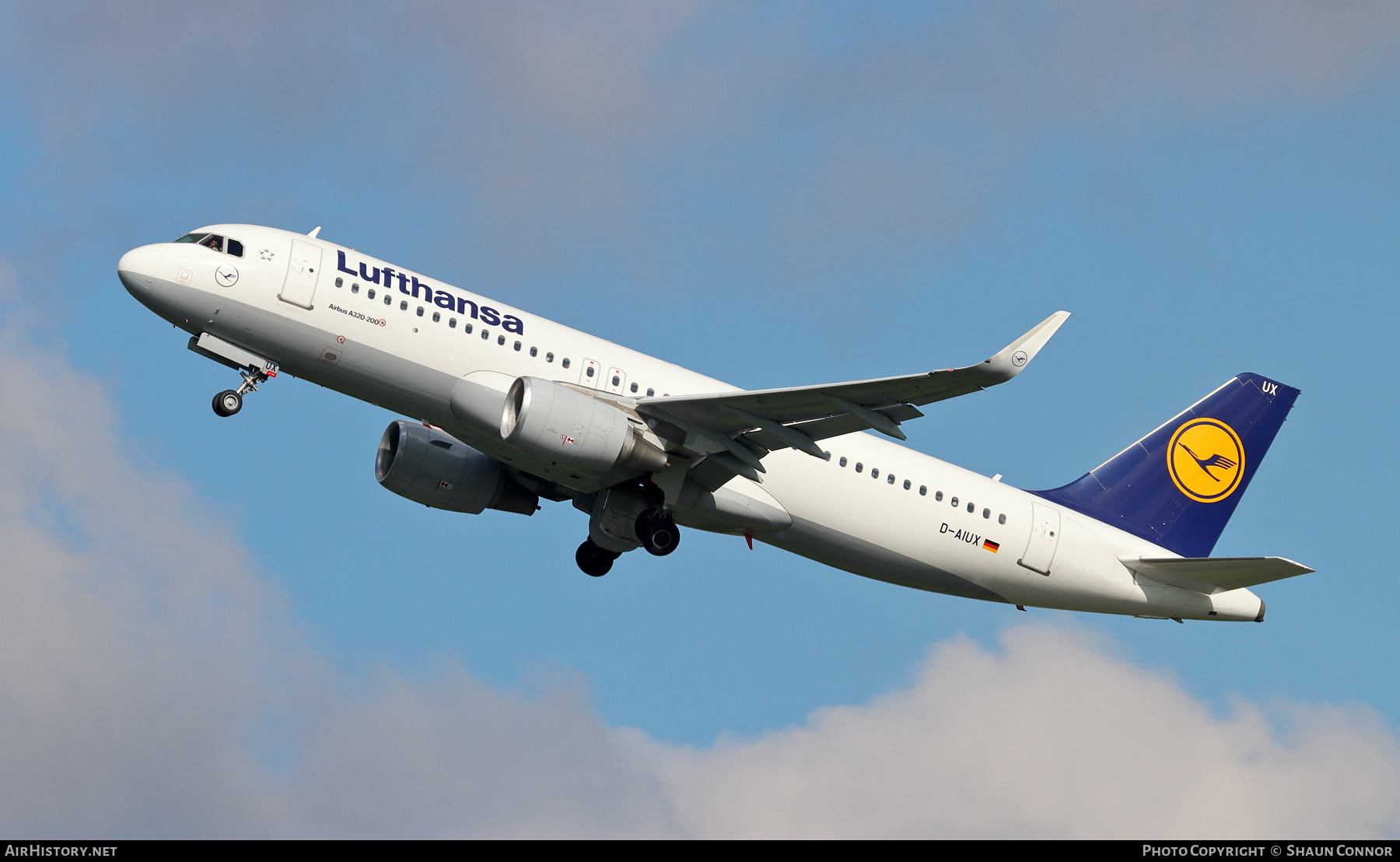 Aircraft Photo of D-AIUX | Airbus A320-214 | Lufthansa | AirHistory.net #392253