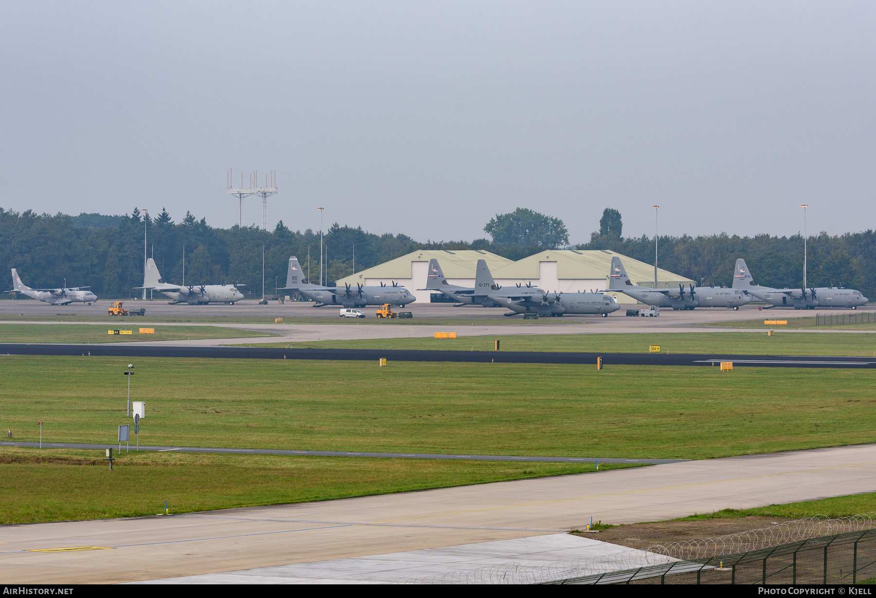Airport photo of Eindhoven (EHEH / EIN) in Netherlands | AirHistory.net #392407