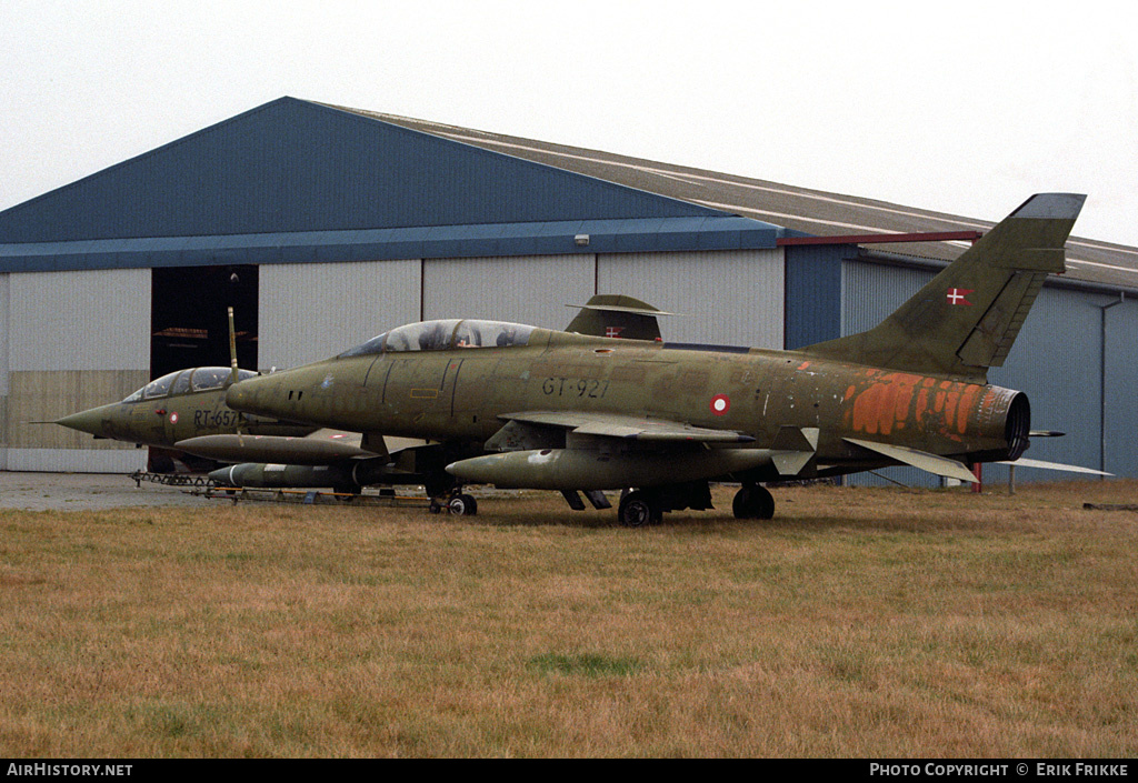 Aircraft Photo of GT-927 | North American TF-100F Super Sabre | Denmark - Air Force | AirHistory.net #392462