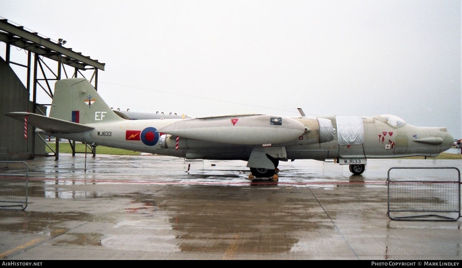 Aircraft Photo of WJ633 | English Electric Canberra T17A | UK - Air Force | AirHistory.net #392520