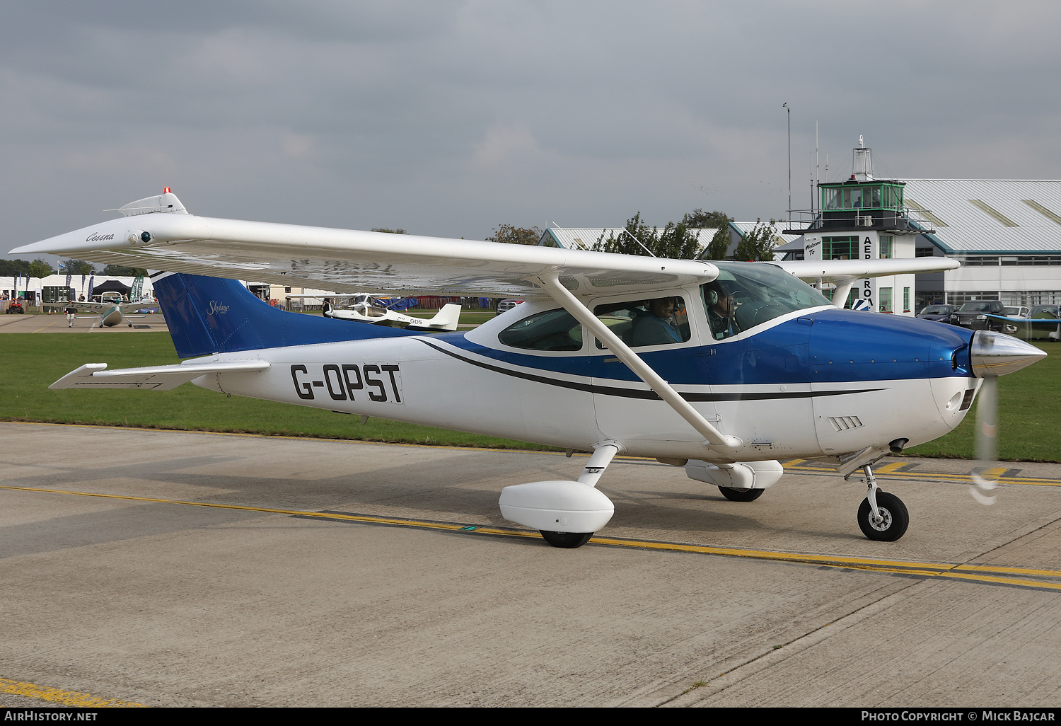 Aircraft Photo of G-OPST | Cessna 182R Skylane | AirHistory.net #392570
