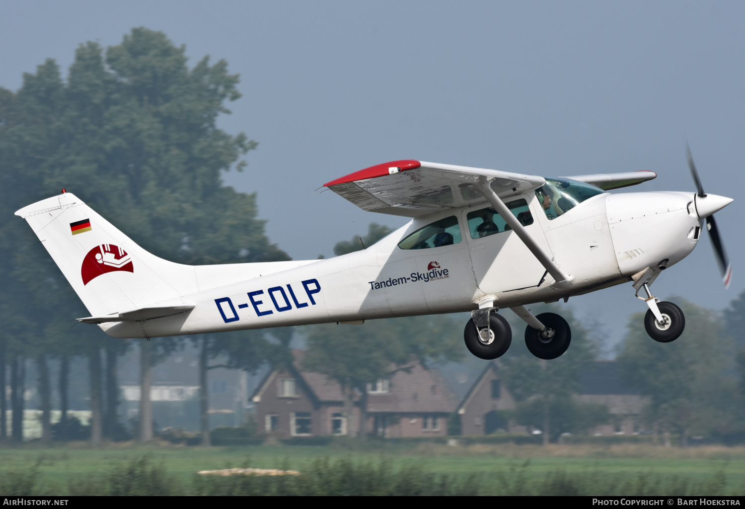 Aircraft Photo of D-EOLP | Reims F182Q Skylane | Tandem-Skydive Deutschland | AirHistory.net #392689